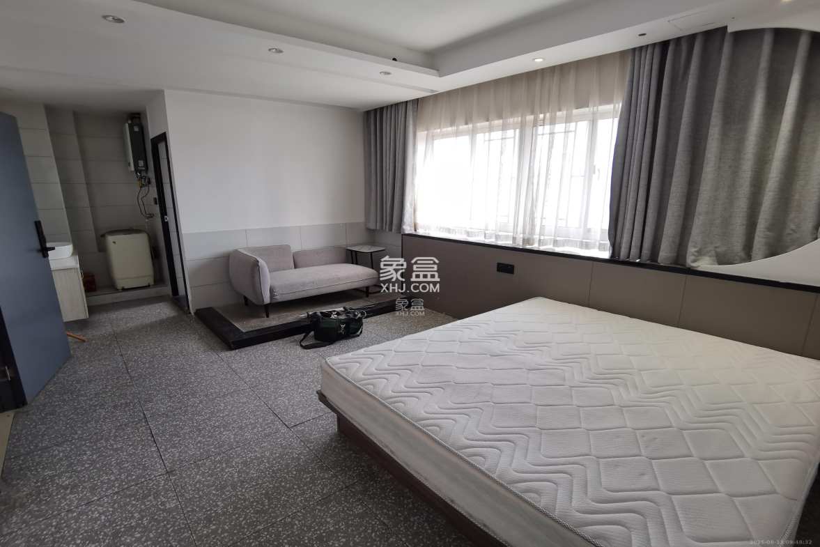 君临国际  1室1厅1卫    1600.0元/月 君临国际  1室1厅1卫    1600.0元/月室内图