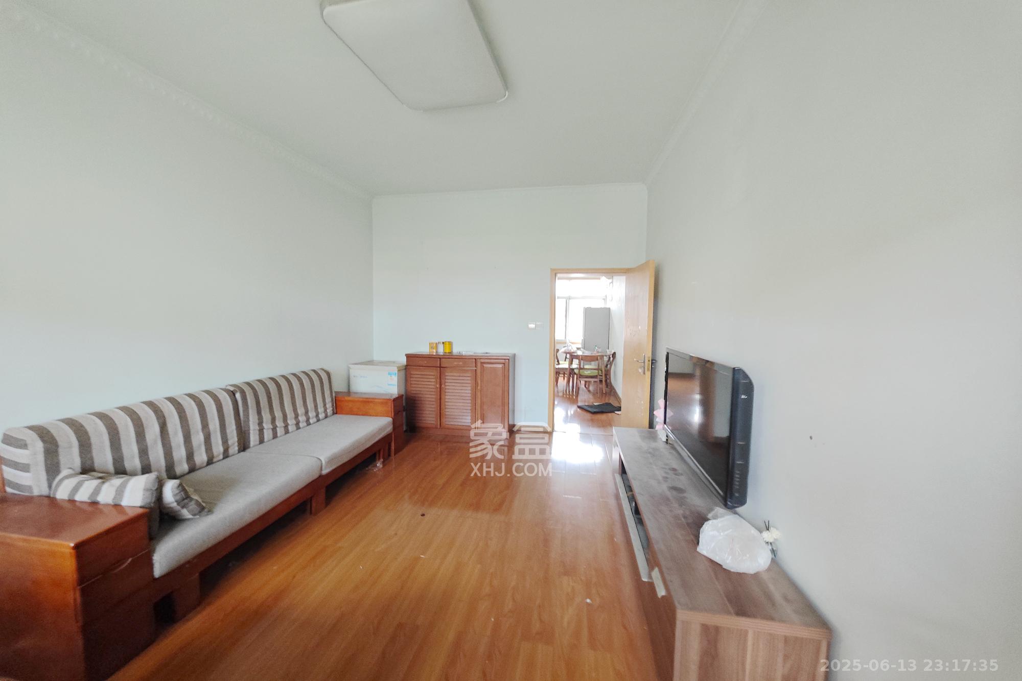 长沙市老干部休养所  3室2厅1卫    58.0万 长沙市老干部休养所  3室2厅1卫    58.0万客厅