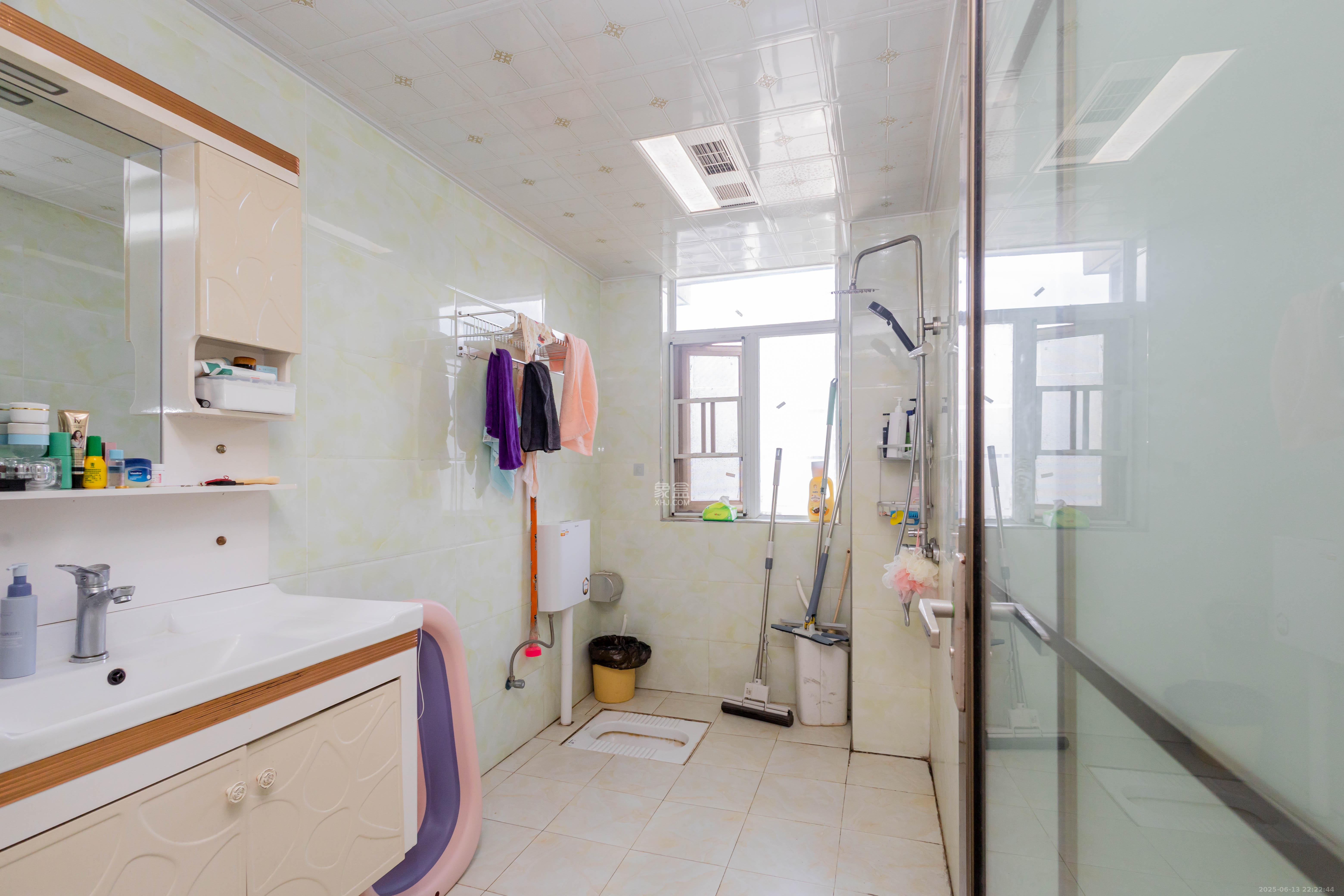 新蕾品阁居 4室2厅1卫 65.8万 新蕾品阁居 4室2厅1卫 65.8万卫生间