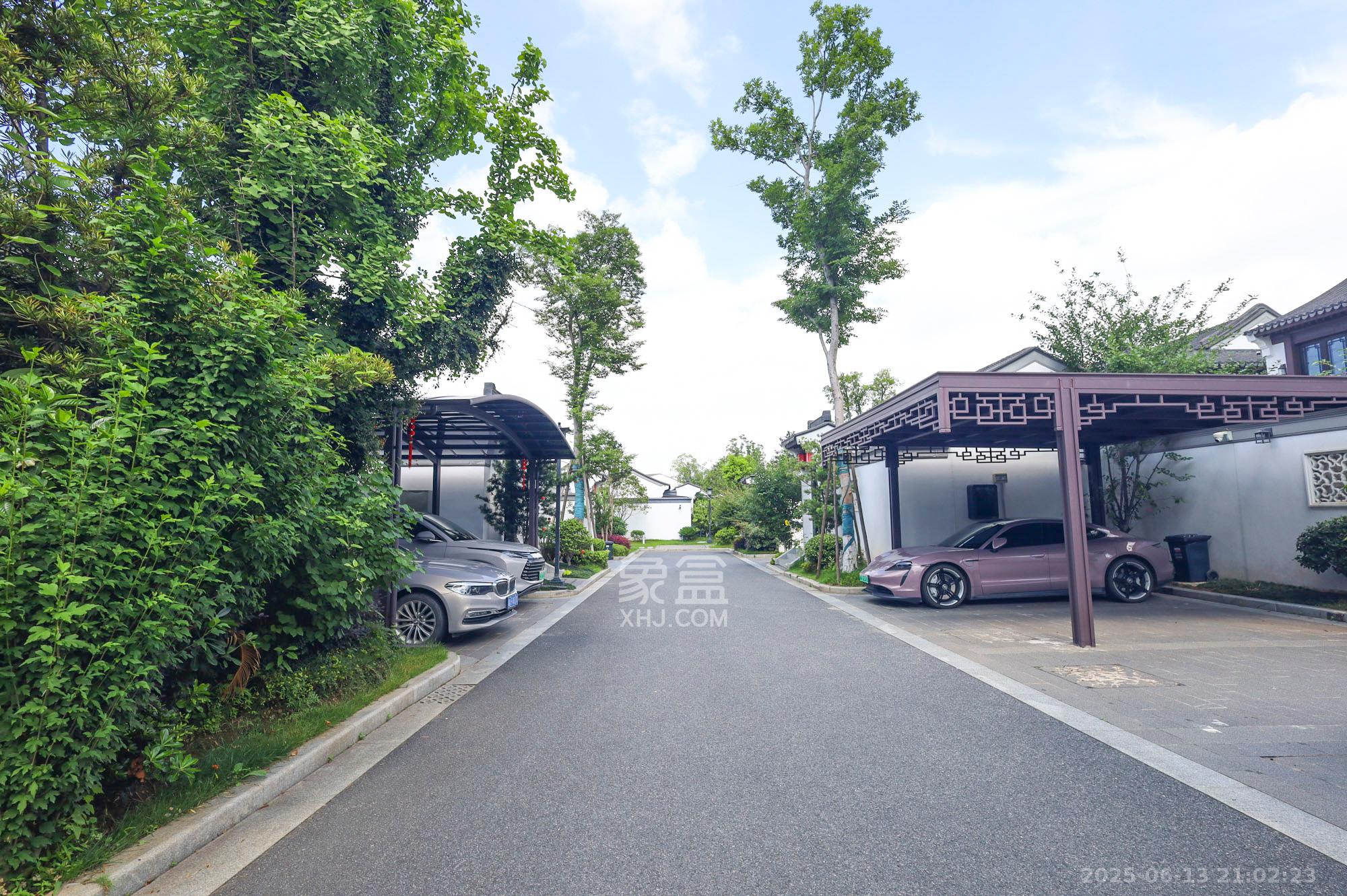 绿城青竹园  4室2厅2卫   320.00万其他