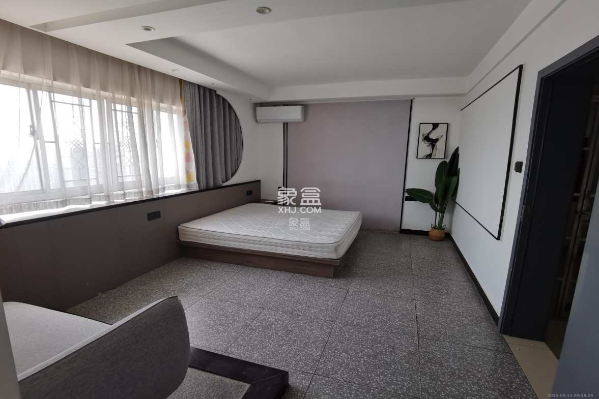 君临国际  1室1厅1卫    1600.0元/月 君临国际  1室1厅1卫    1600.0元/月室内图