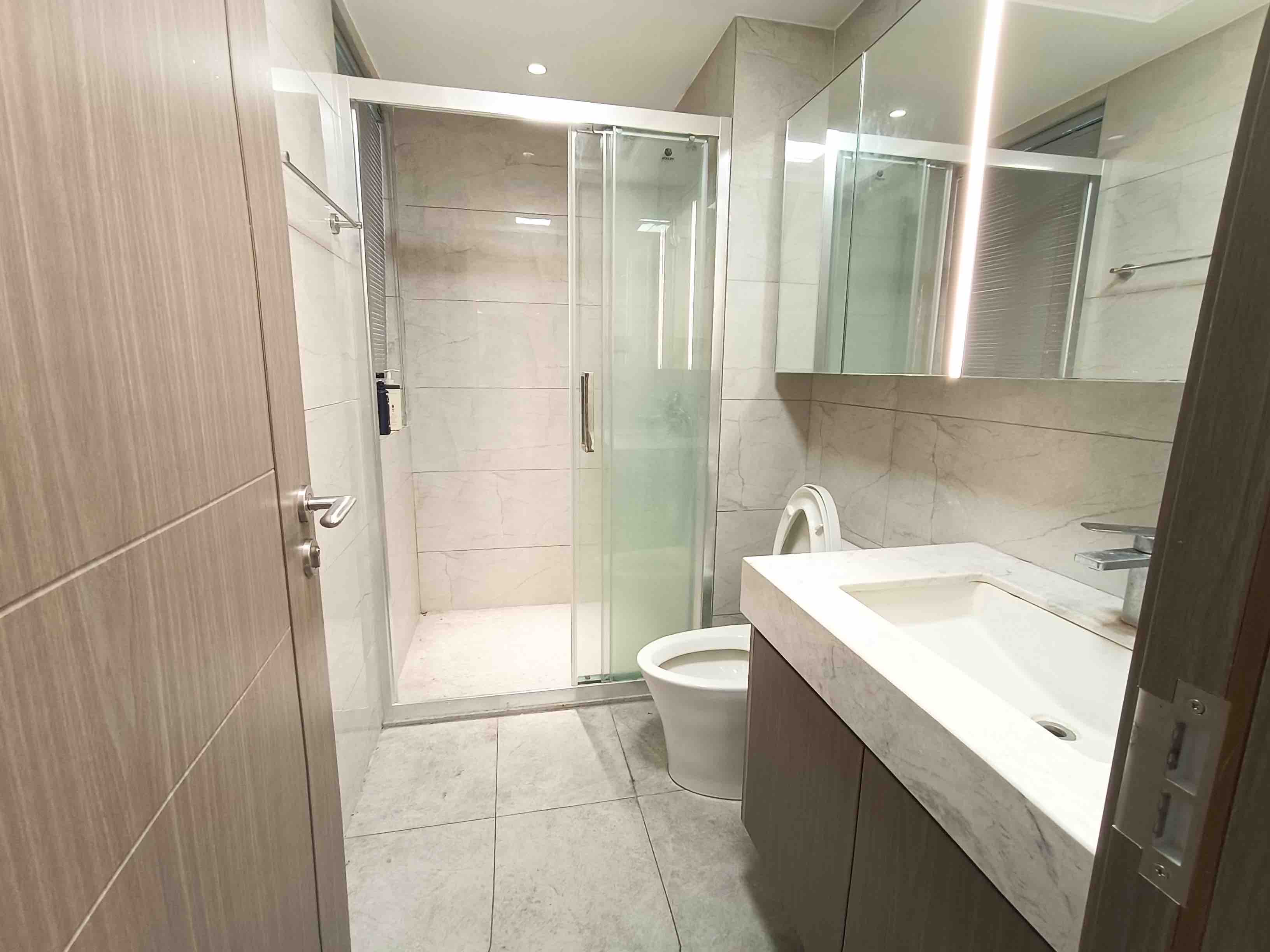 招商雍华府  4室2厅2卫    330.0万 招商雍华府  4室2厅2卫    330.0万客厅