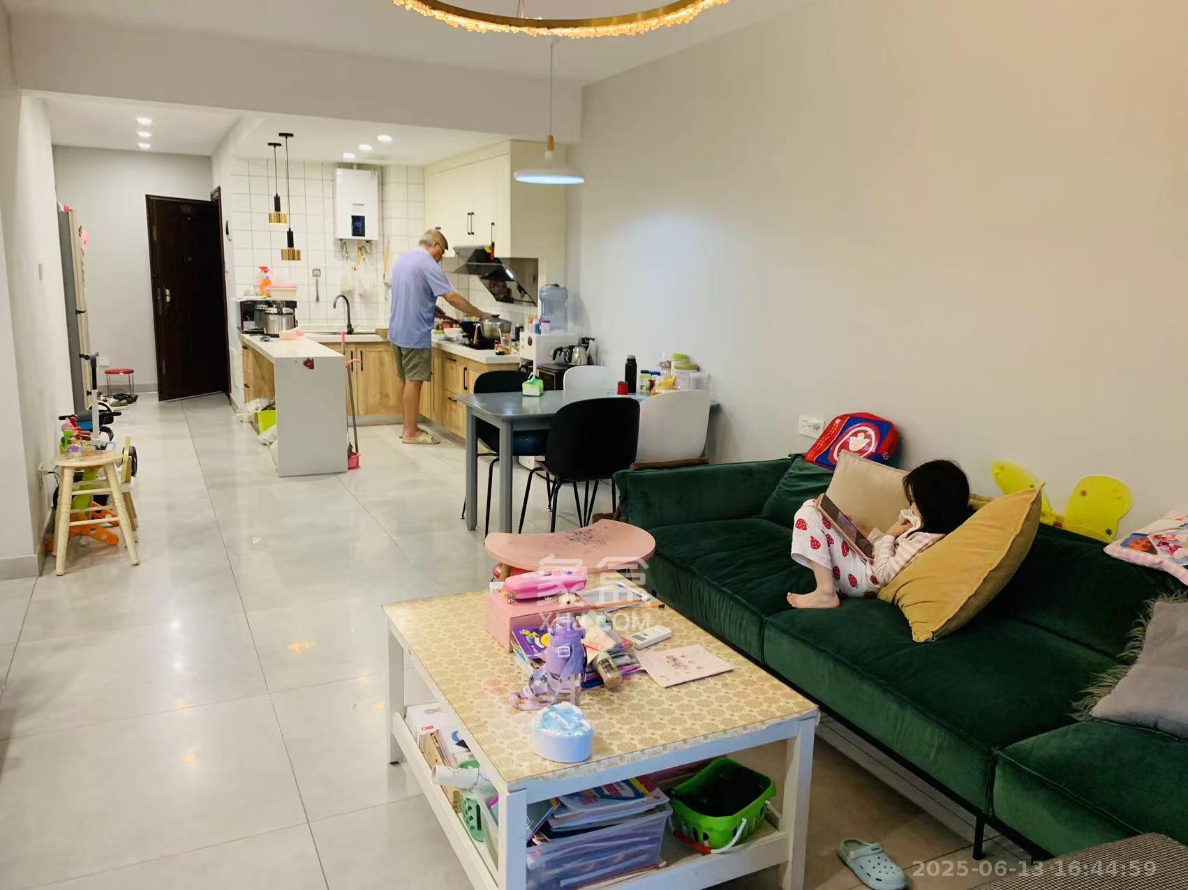 铂宫  3室2厅1卫    4000.0元/月