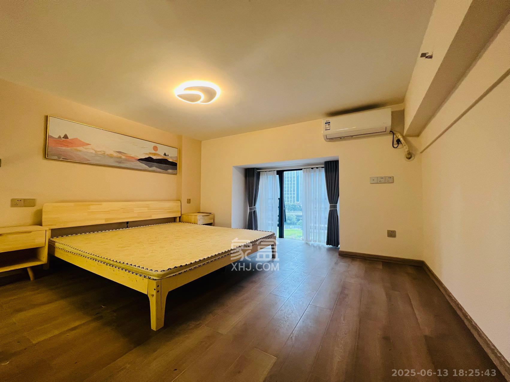 龙湖新壹城  1室1厅1卫    2300.0元/月 龙湖新壹城  1室1厅1卫    2300.0元/月室内图