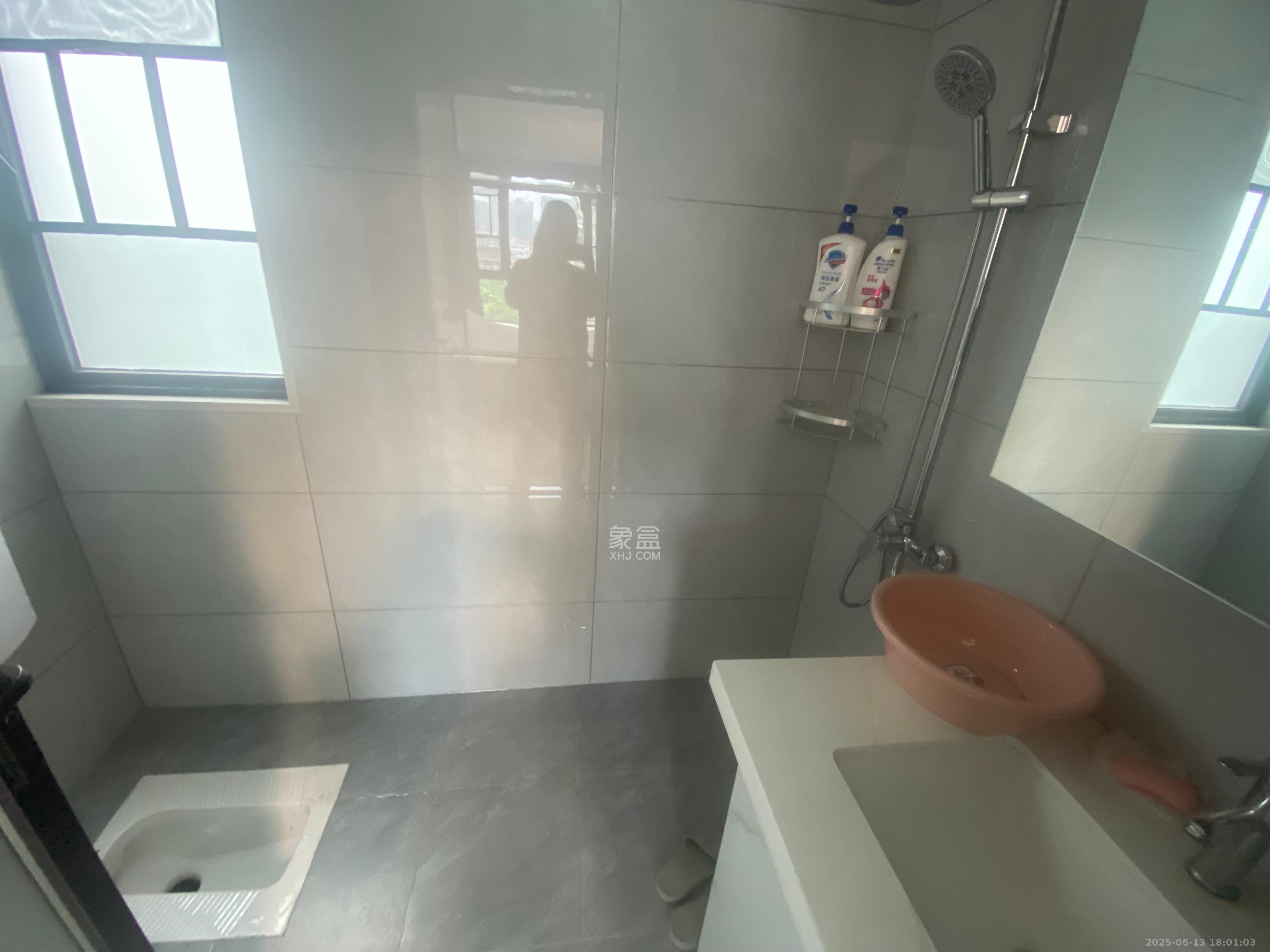 桃花嘉园 3室2厅2卫 2000.0元/月 桃花嘉园 3室2厅2卫 2000.0元/月室内图