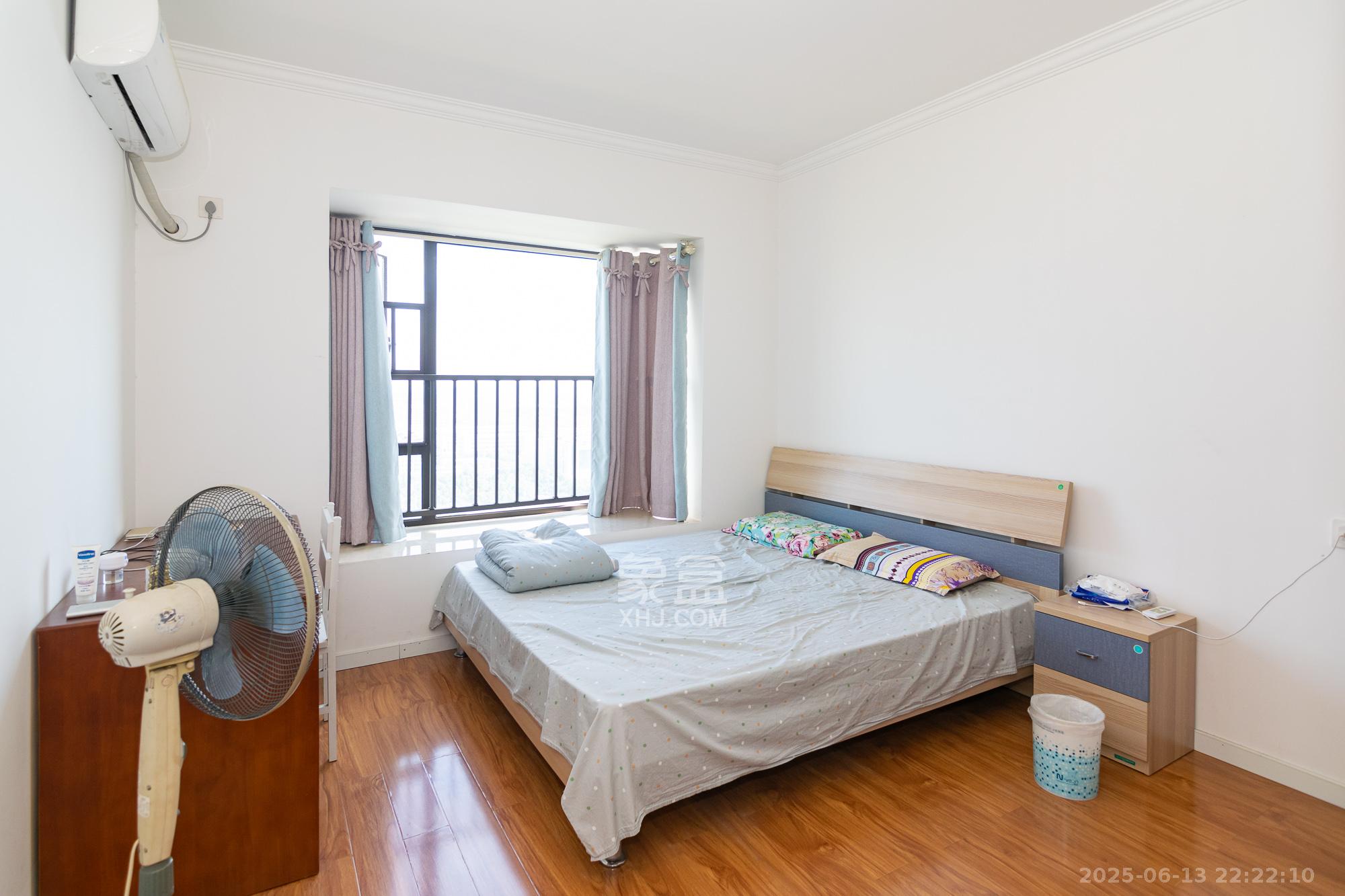 正荣财富中心 3室2厅1卫 68.0万 正荣财富中心 3室2厅1卫 68.0万卧室