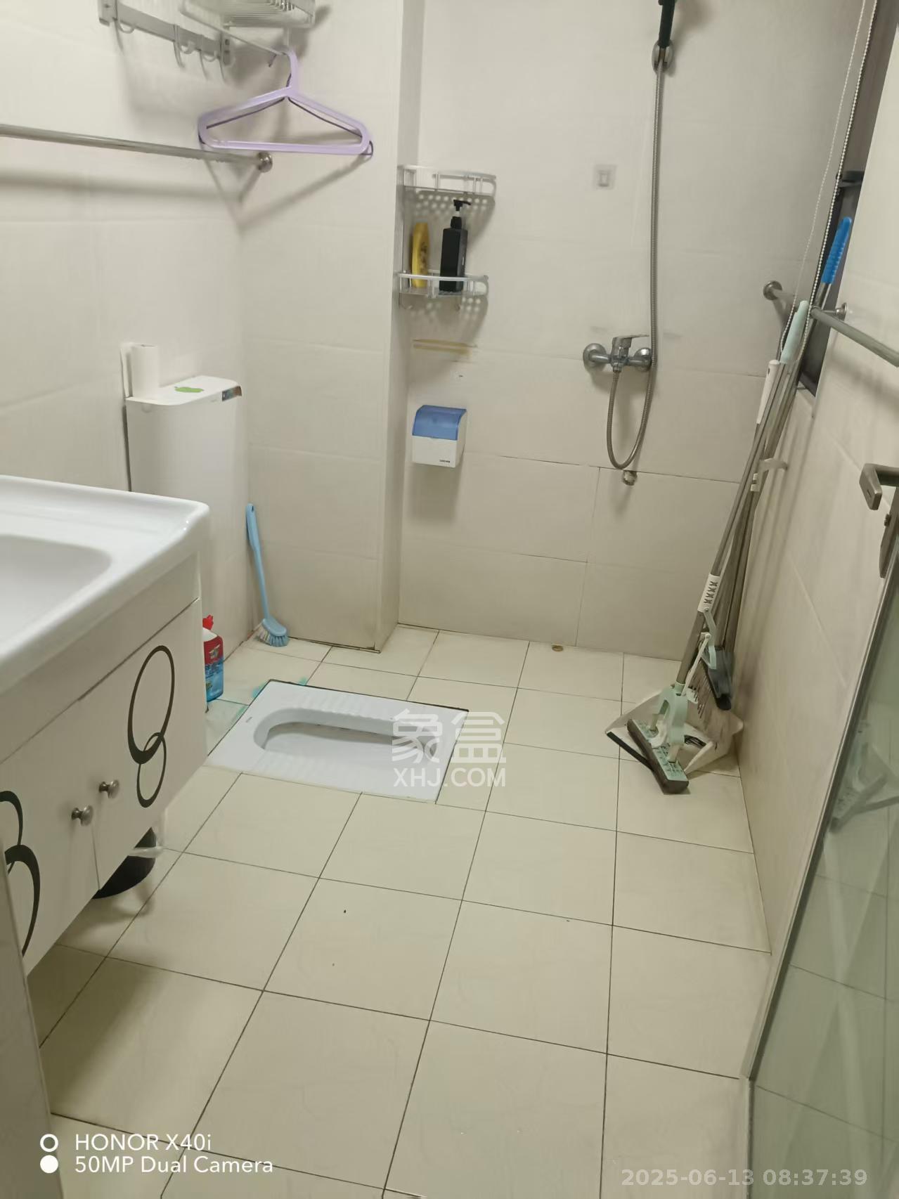 金轮星光名座 1室2厅1卫 2200.0元/月 金轮星光名座 1室2厅1卫 2200.0元/月室内图