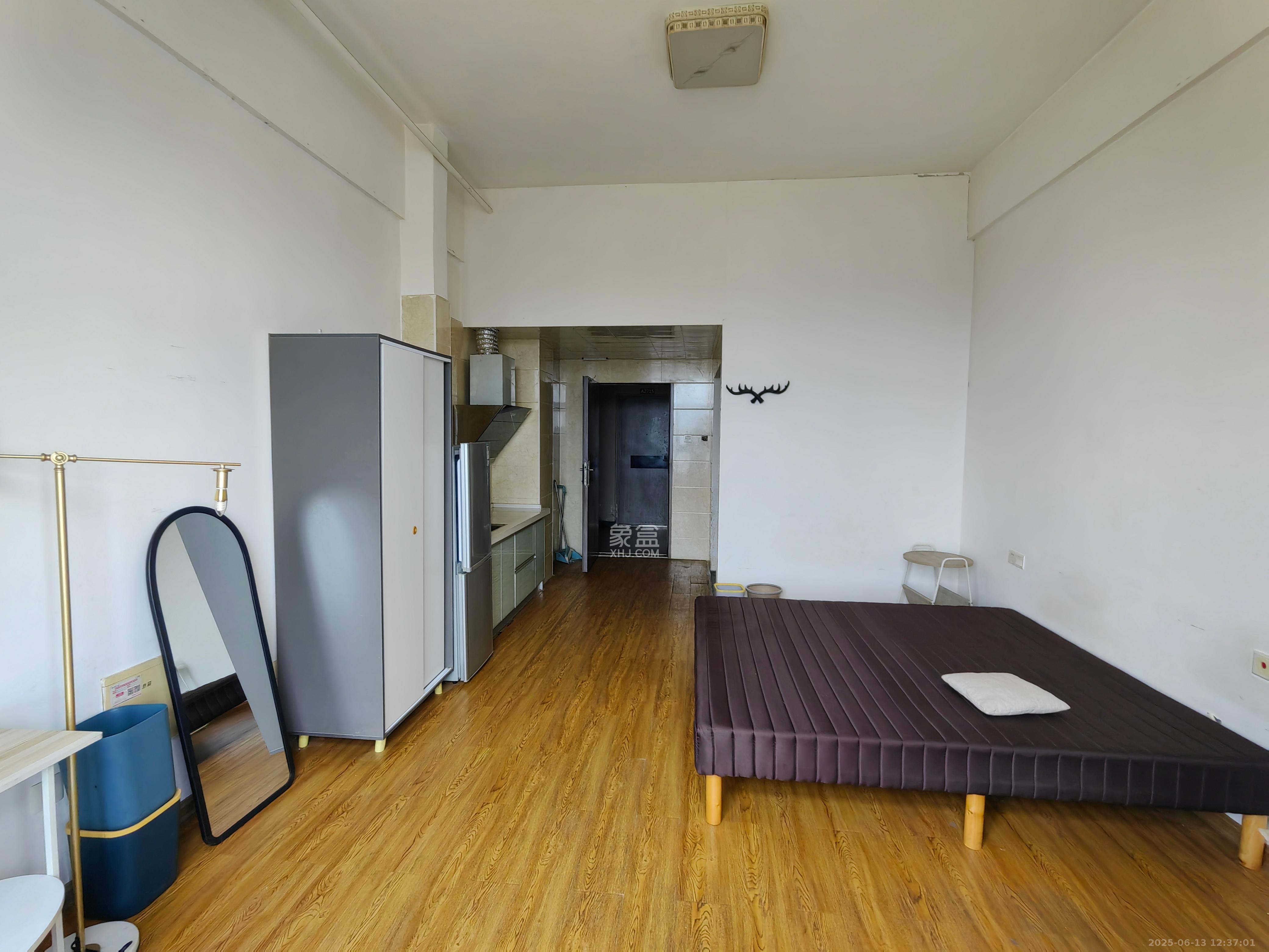 新世界广场 1室0厅0卫 1300.0元/月 新世界广场 1室0厅0卫 1300.0元/月室内图