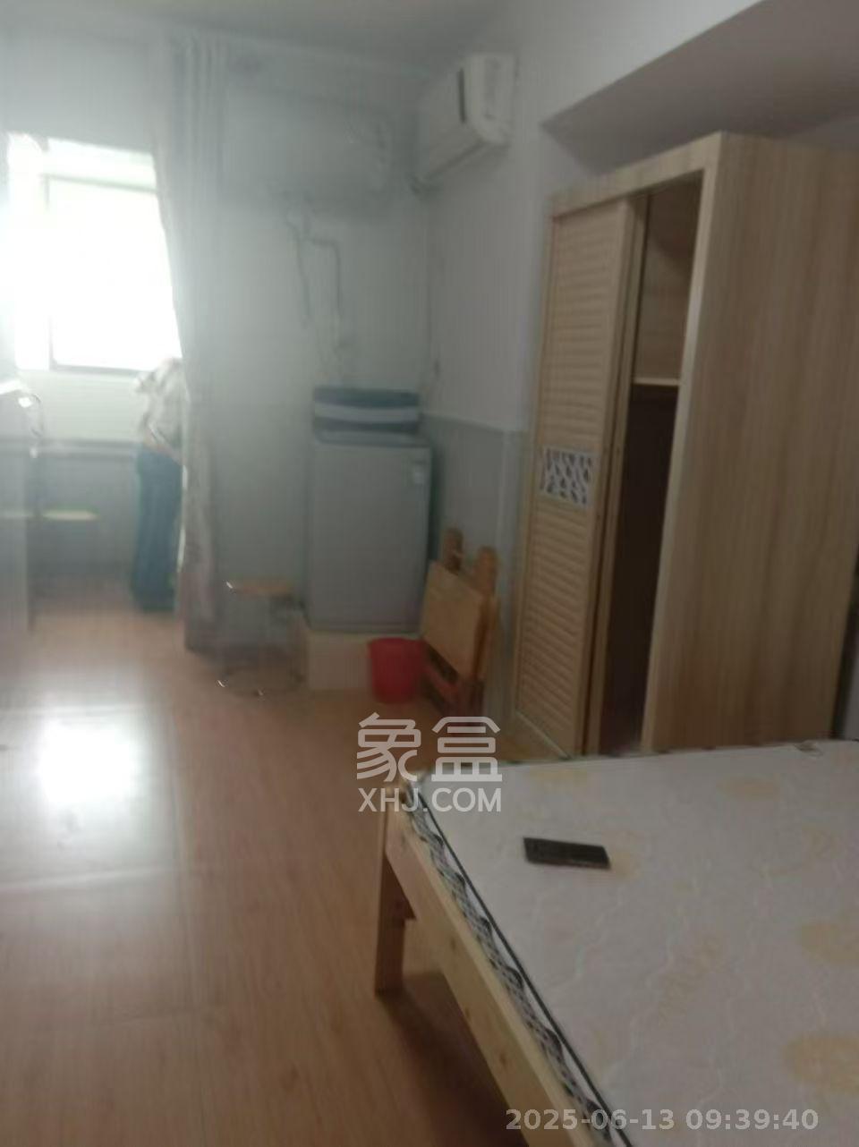 润泽园  1室1厅1卫   900.00元/月室内图