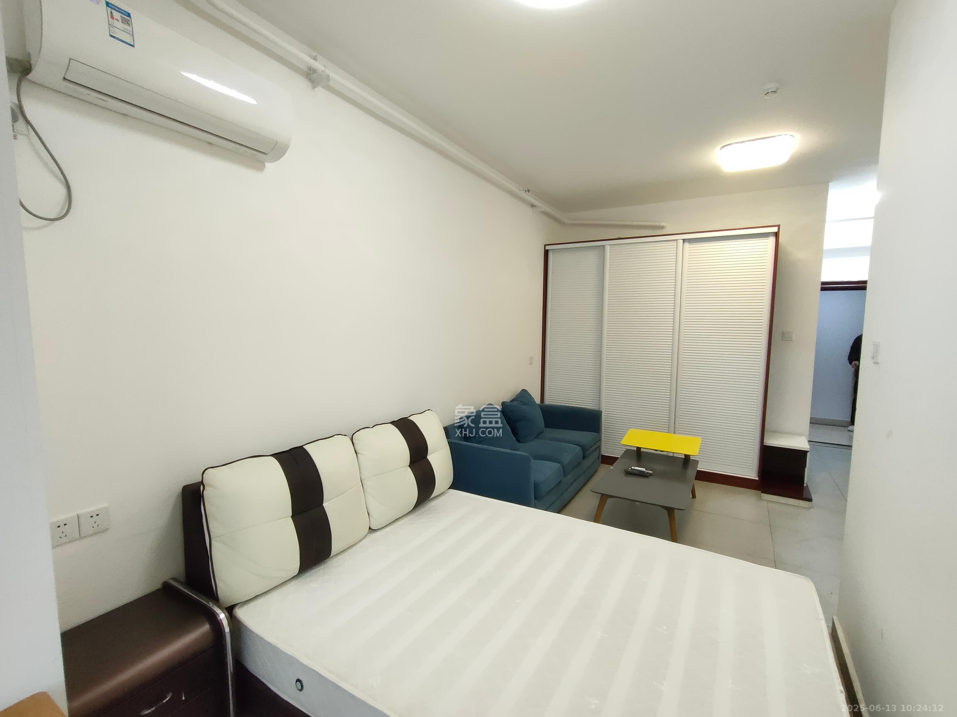 第六都(陆都小区) 1室1厅1卫 1650.0元/月 第六都(陆都小区) 1室1厅1卫 1650.0元/月室内图