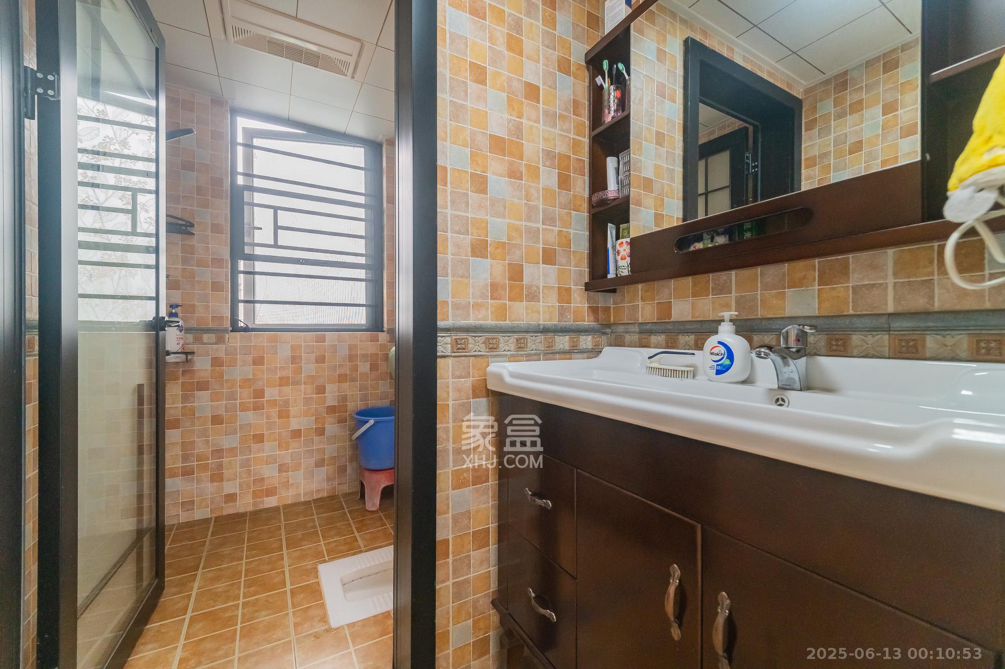 中建悦和城  1室2厅2卫    129.8万 中建悦和城  1室2厅2卫    129.8万卫生间