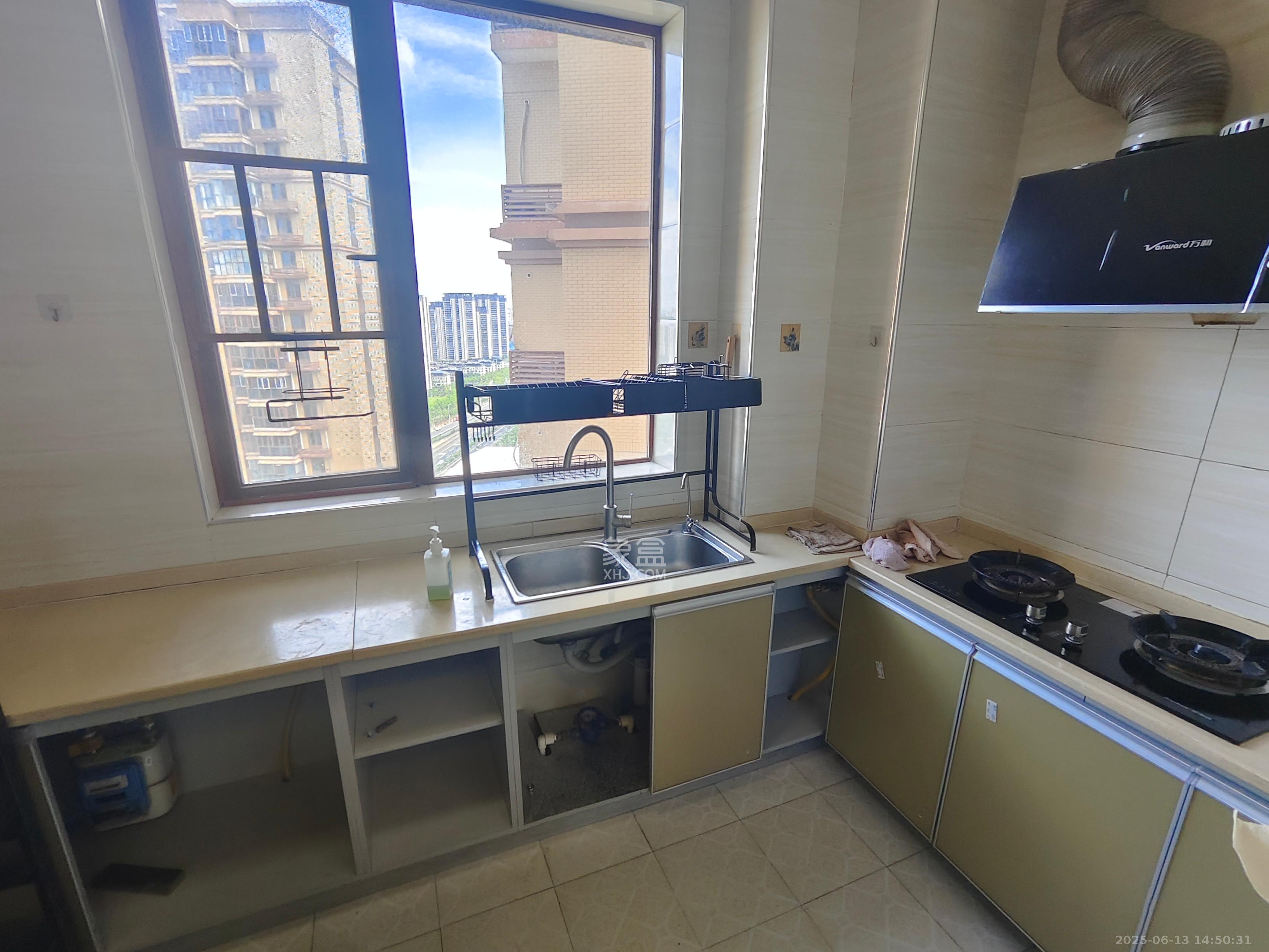 万里时代 2室1厅1卫 2700.0元/月 万里时代 2室1厅1卫 2700.0元/月室内图