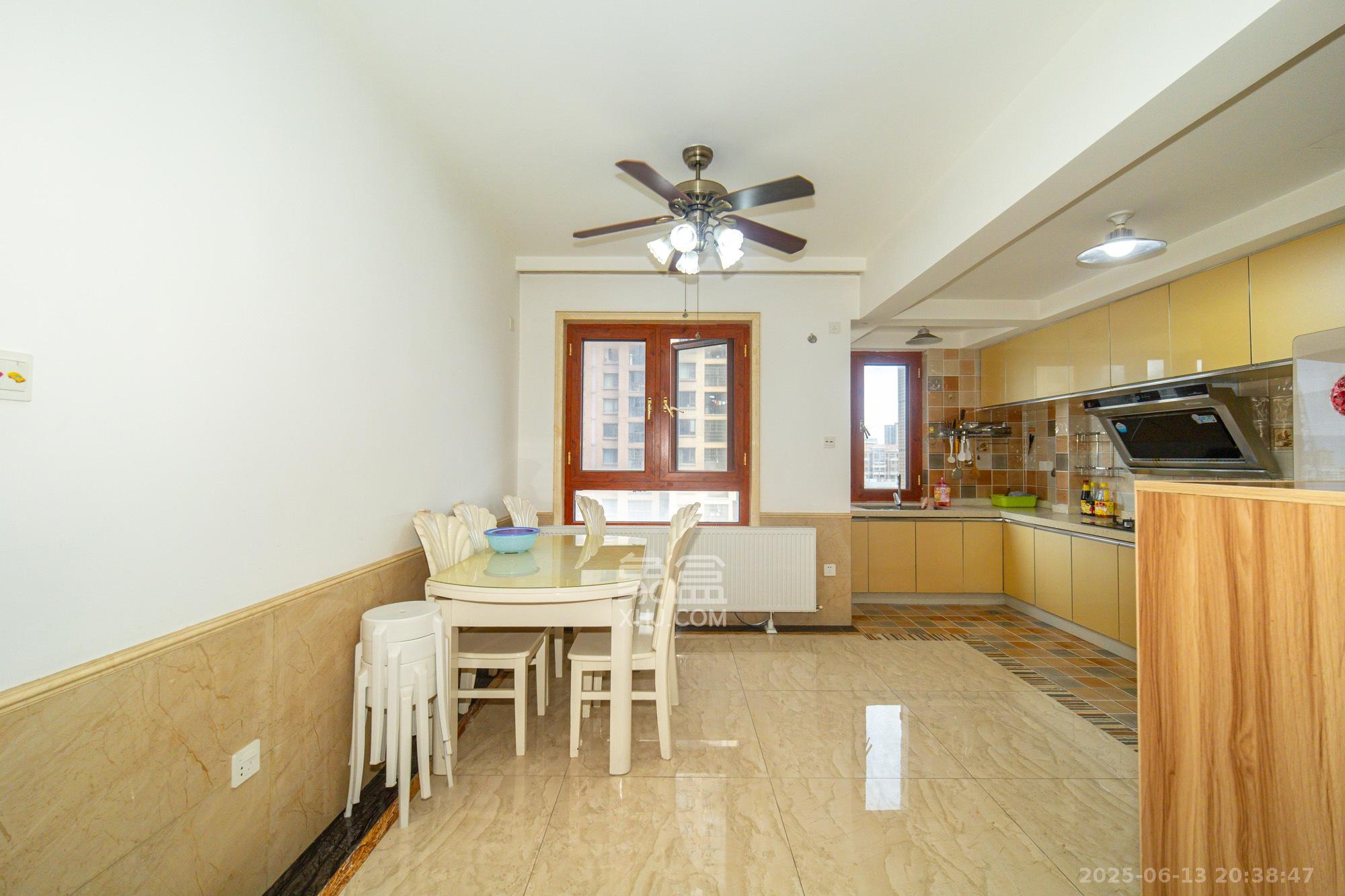 华润五彩城 3室2厅2卫 86.8万 华润五彩城 3室2厅2卫 86.8万其他