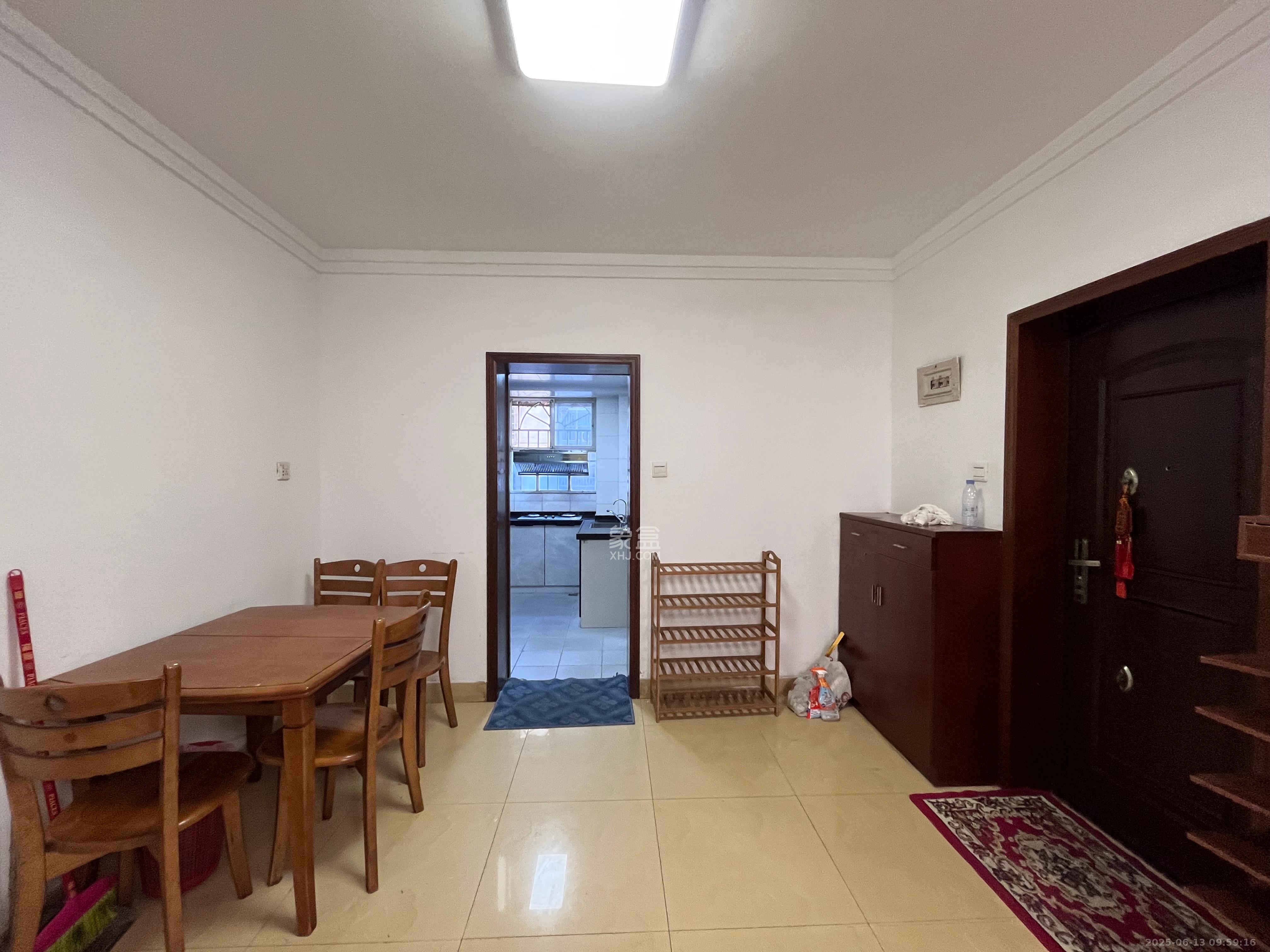 南建公寓  3室2厅1卫    2000.0元/月室内图