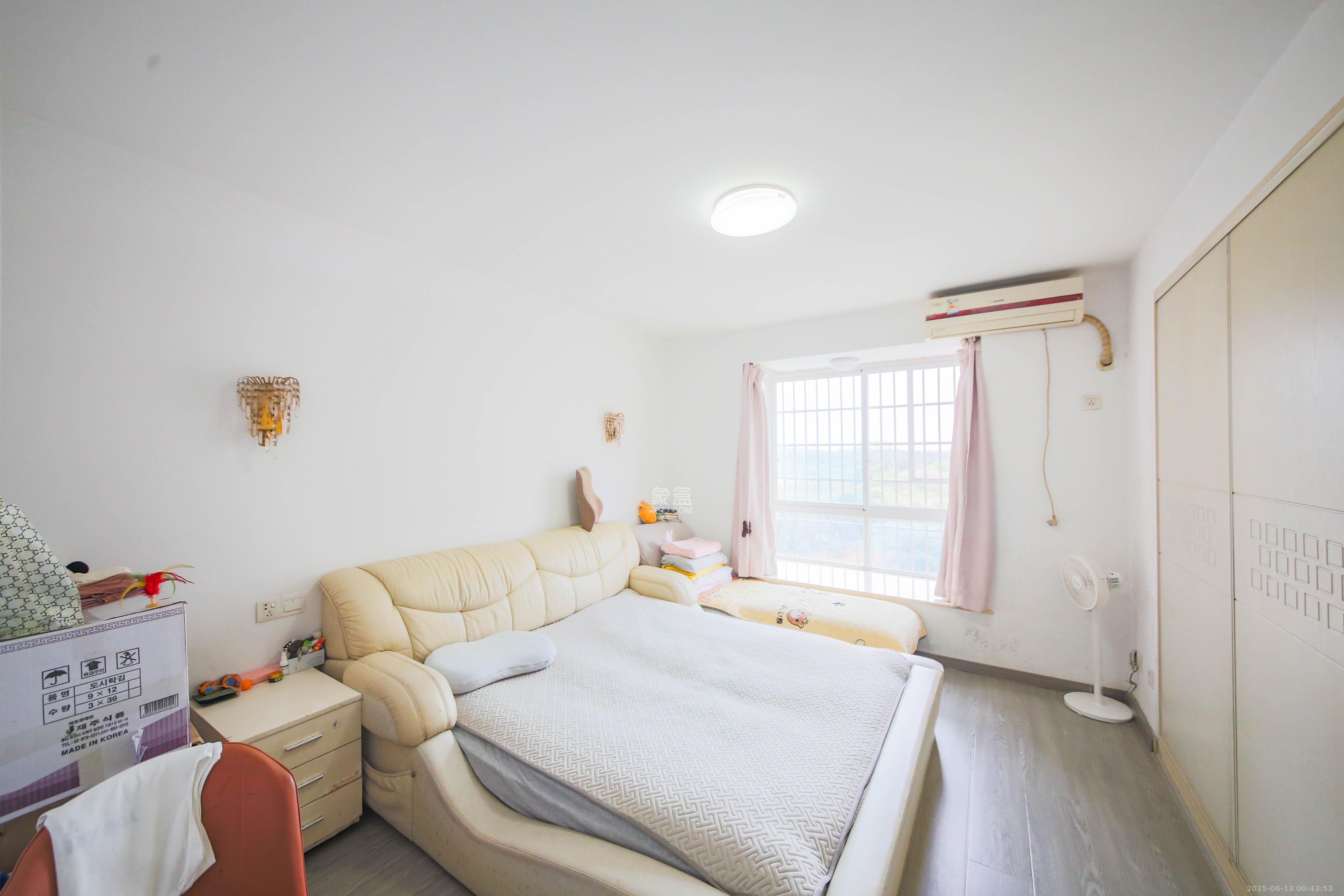 海利科院佳园  3室2厅2卫    96.0万卧室