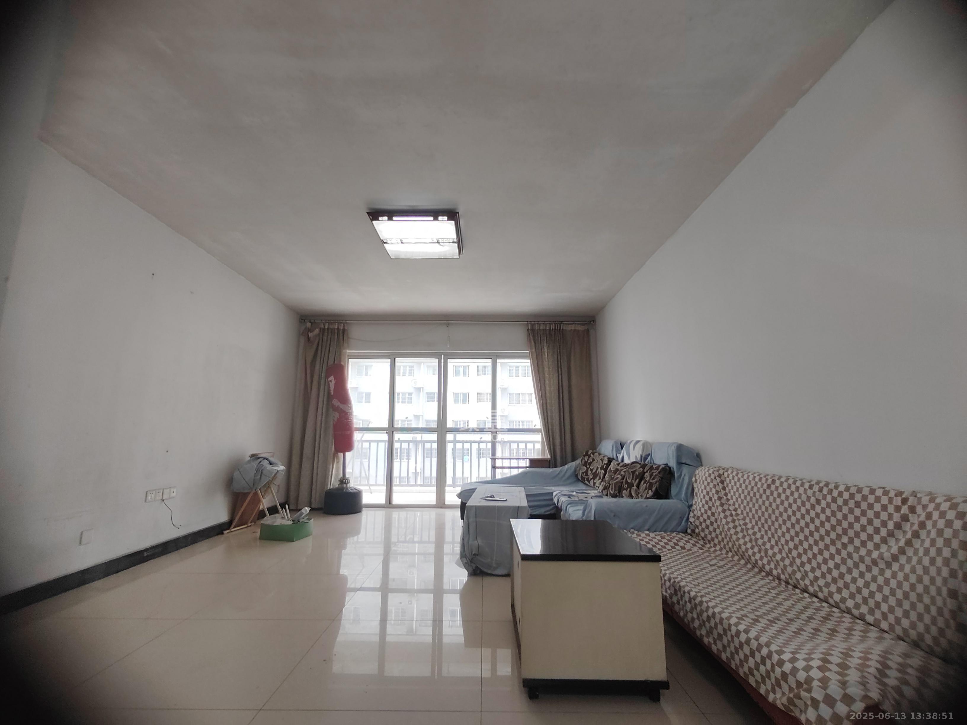 佳美星城  3室2厅1卫    1600.0元/月 佳美星城  3室2厅1卫    1600.0元/月室内图