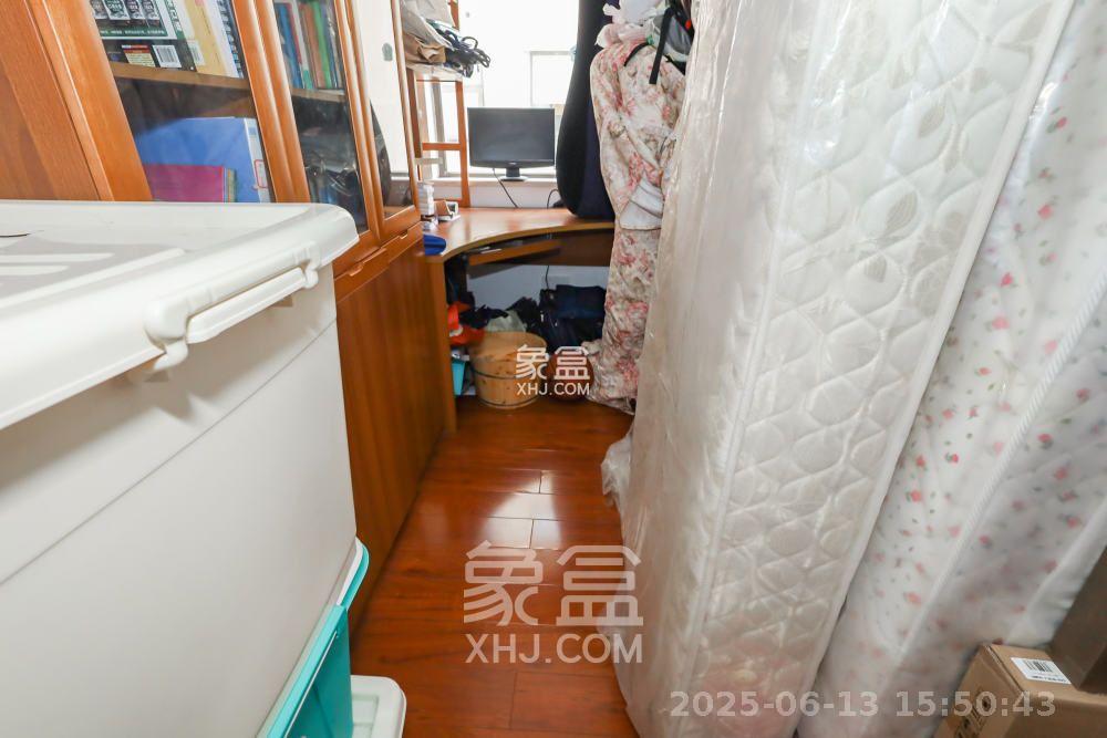 旭辉藏郡(藏郡、旭湘华府) 4室2厅2卫 3500.0元/月 旭辉藏郡(藏郡、旭湘华府) 4室2厅2卫 3500.0元/月室内图