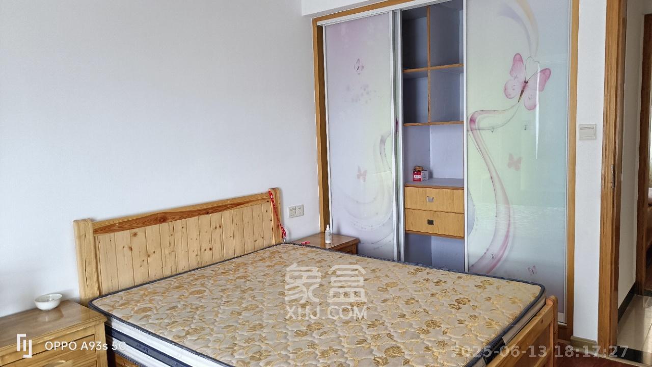 蝴蝶谷  3室2厅1卫   1700.00元/月室内图