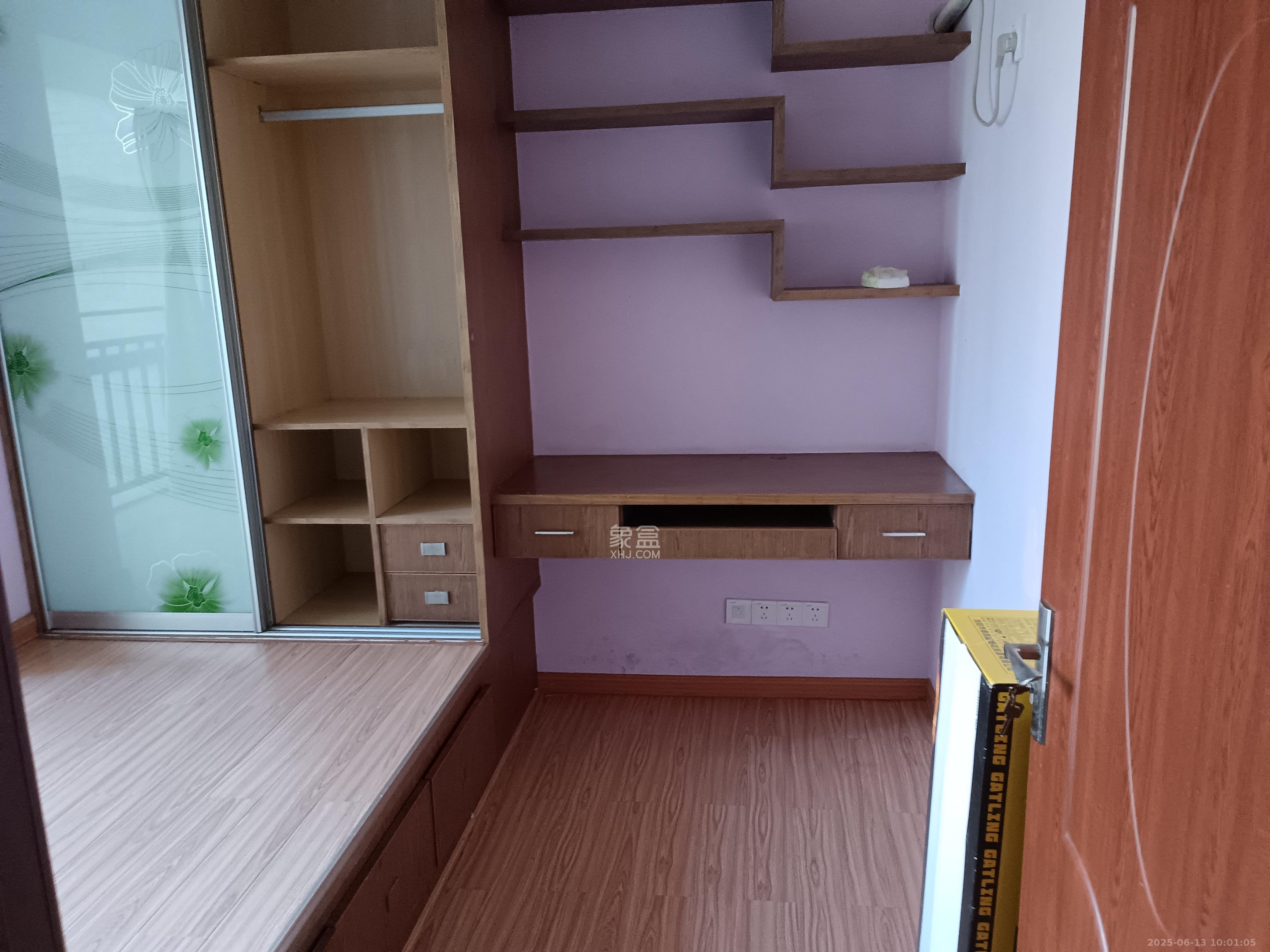 湘府9号  2室1厅1卫    2300.0元/月室内图