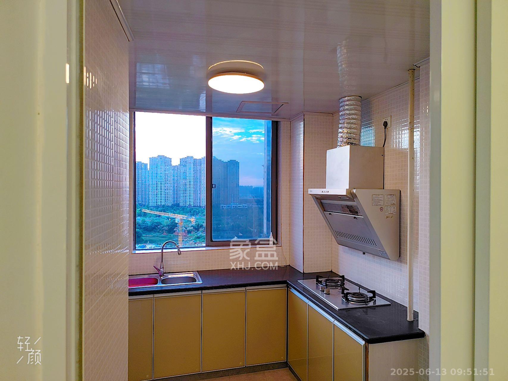 建鑫二期  1室1厅1卫   1400.00元/月室内图