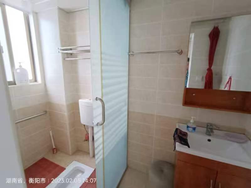 华新苑  2室2厅1卫   1600.00元/月室内图