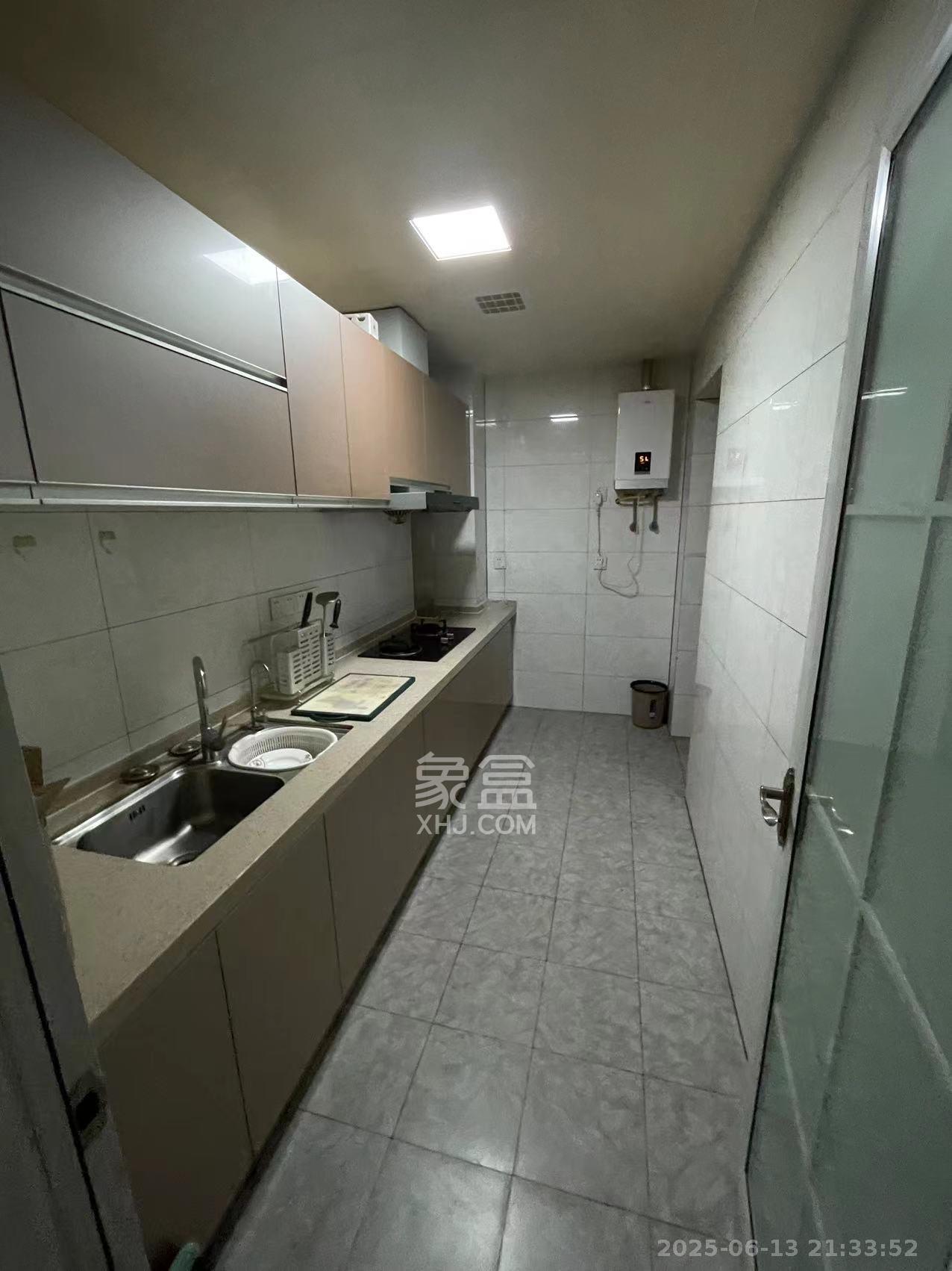 剑桥名门  2室2厅1卫    2400.0元/月 剑桥名门  2室2厅1卫    2400.0元/月室内图