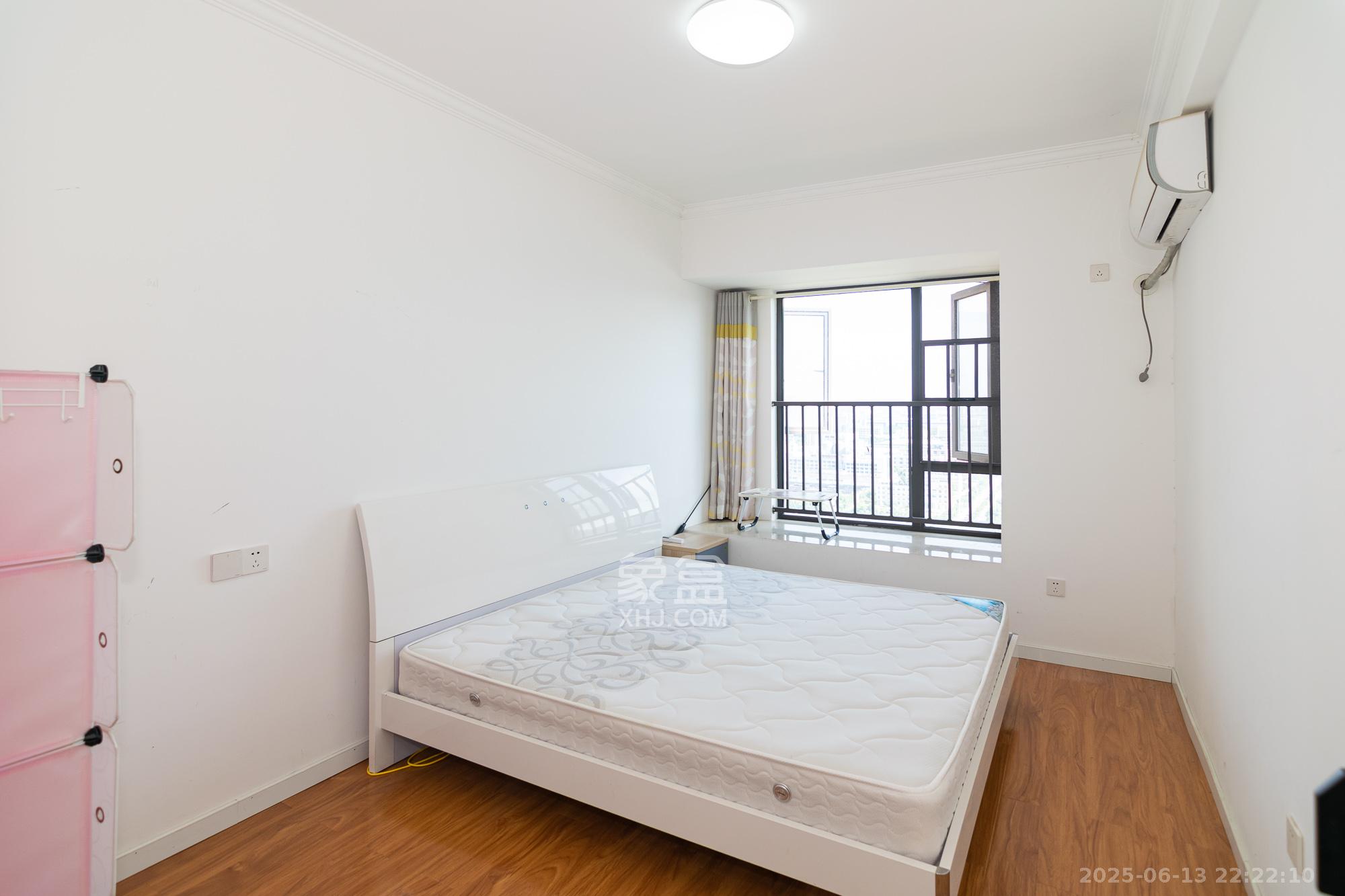 正荣财富中心  3室2厅1卫    68.0万卧室