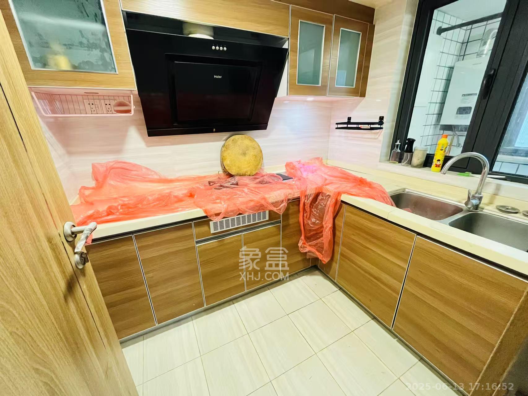 恒大翡翠华庭 3室2厅2卫 2500.0元/月 恒大翡翠华庭 3室2厅2卫 2500.0元/月室内图