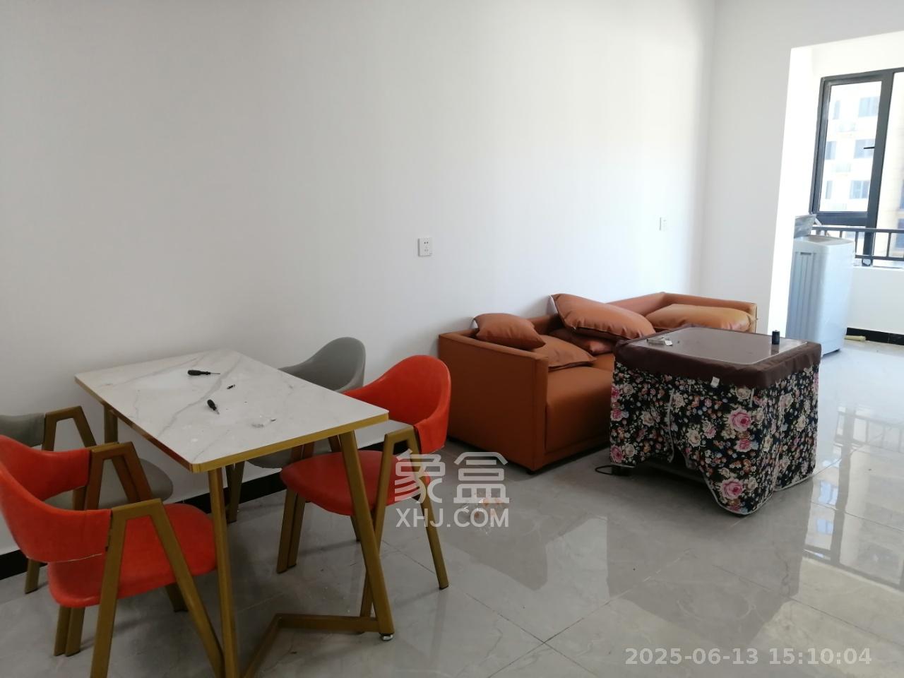 澳海月亮湾  3室2厅2卫    1700.0元/月 澳海月亮湾  3室2厅2卫    1700.0元/月