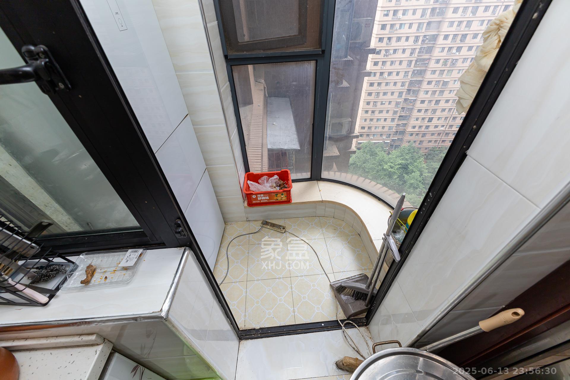 润和之悦（金泽园）  4室2厅2卫    105.0万阳台