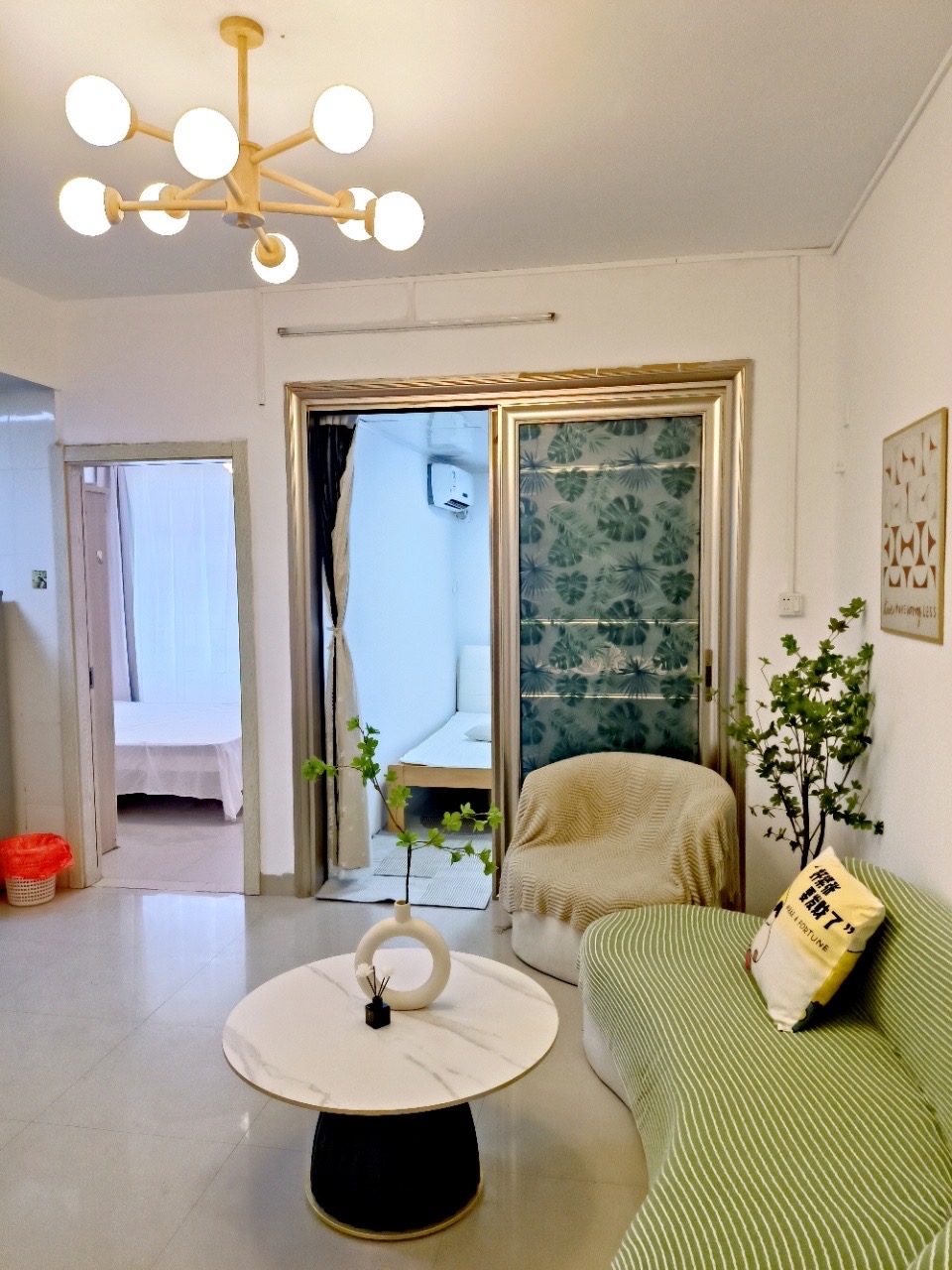 宜家广场 2室2厅1卫 2400.0元/月 宜家广场 2室2厅1卫 2400.0元/月室内图