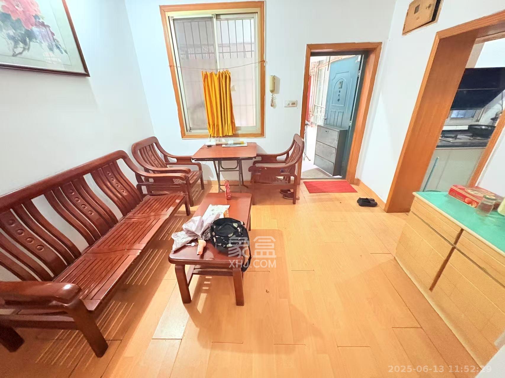 省人民医院宿舍(东文庙坪) 2室1厅1卫 1800.0元/月 省人民医院宿舍(东文庙坪) 2室1厅1卫 1800.0元/月室内图