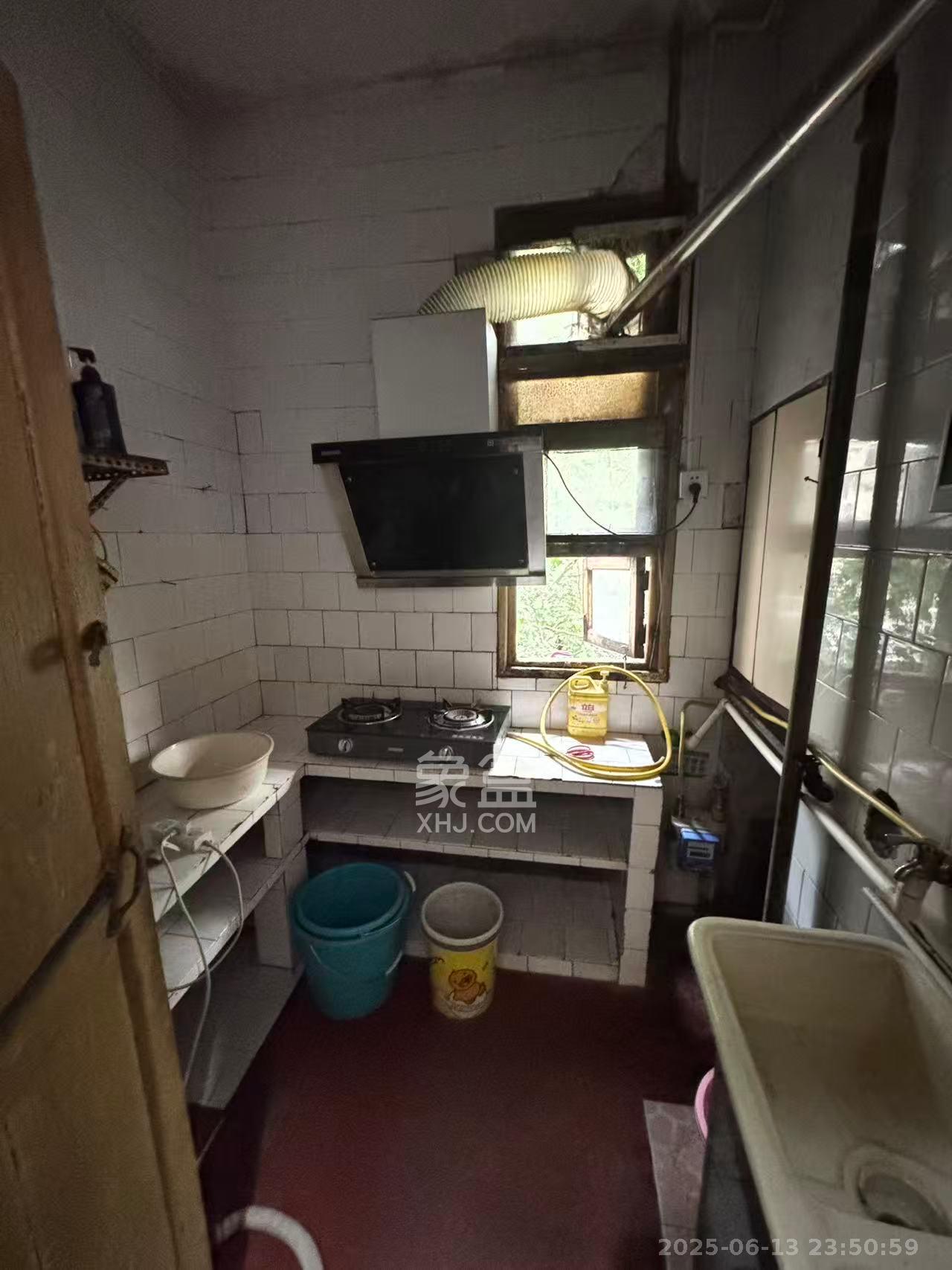 桐荫里社区  1室0厅0卫   1200.00元/月室内图