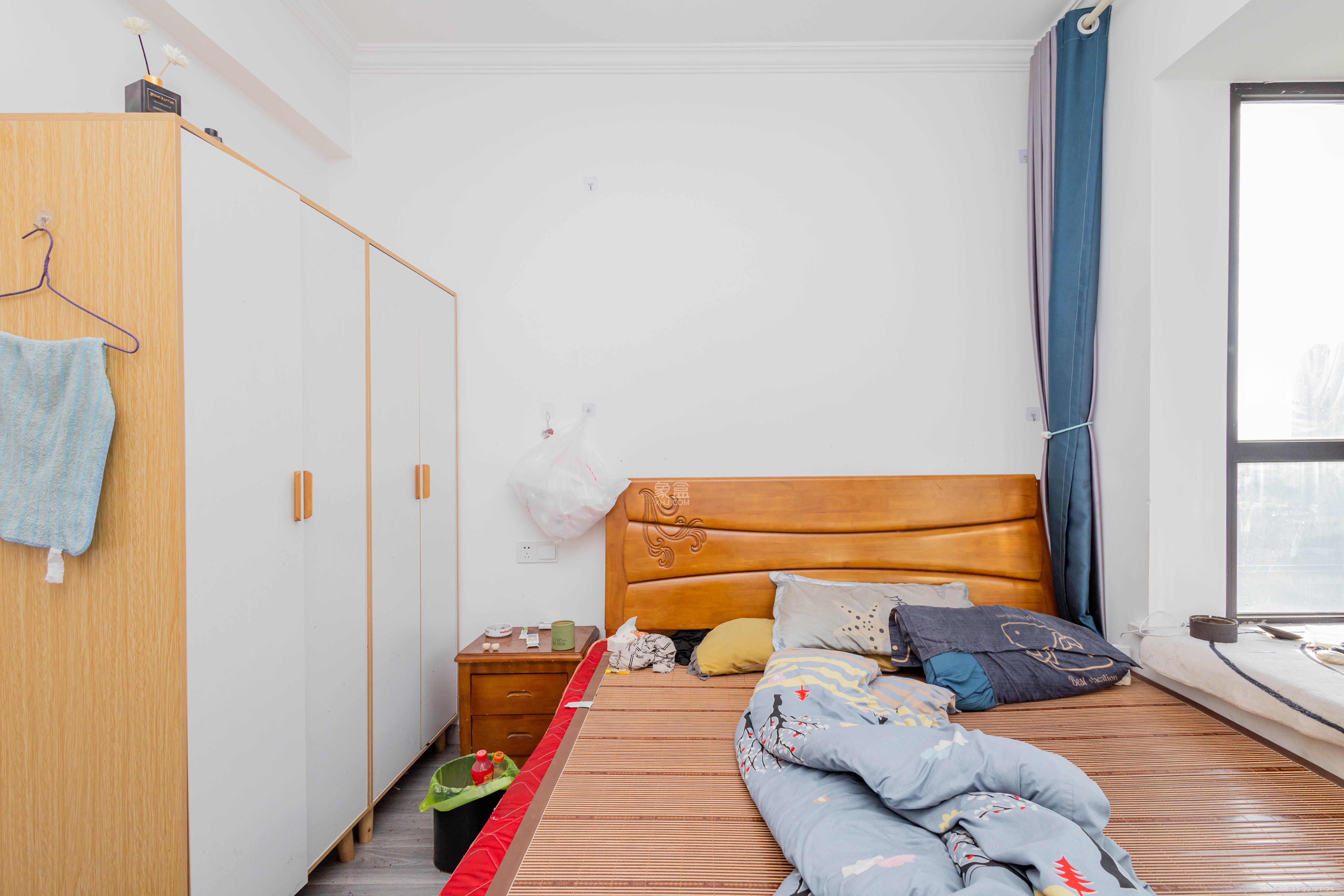 财汇新天地(财汇商务广场) 4室2厅2卫 86.0万 财汇新天地(财汇商务广场) 4室2厅2卫 86.0万卧室