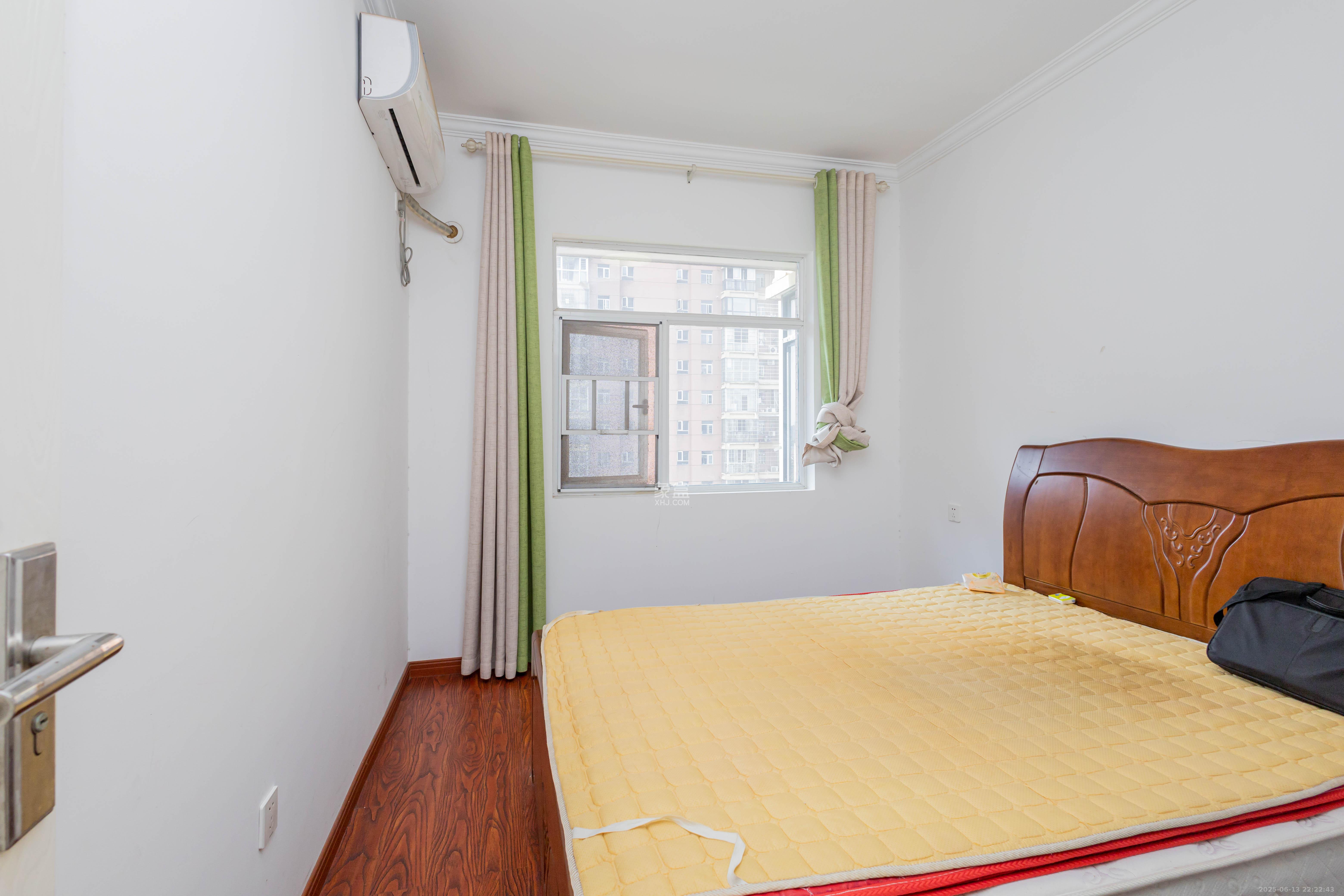 新蕾品阁居 4室2厅1卫 65.8万 新蕾品阁居 4室2厅1卫 65.8万卧室