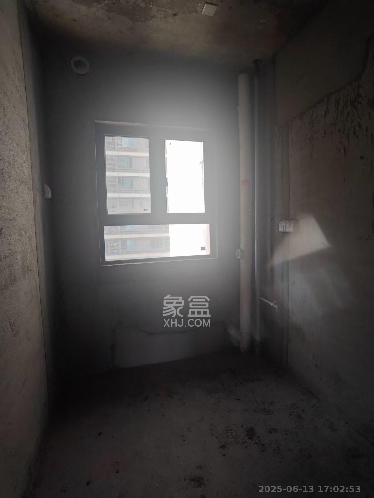 荣盛城 3室2厅2卫 900.0元/月 荣盛城 3室2厅2卫 900.0元/月户型图