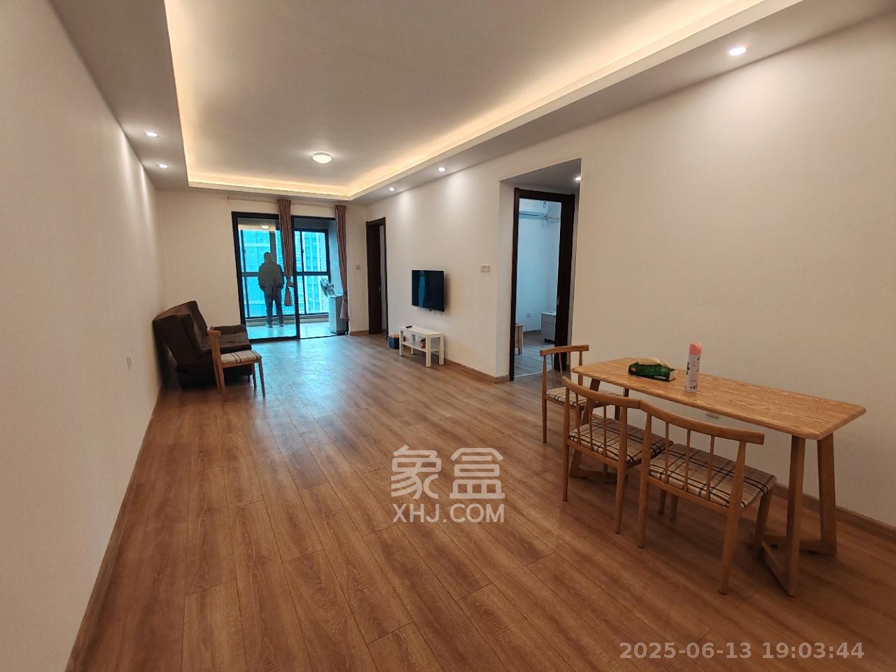 汇金城/嘉华城（二期、三期）  3室2厅2卫   2600.00元/月室内图