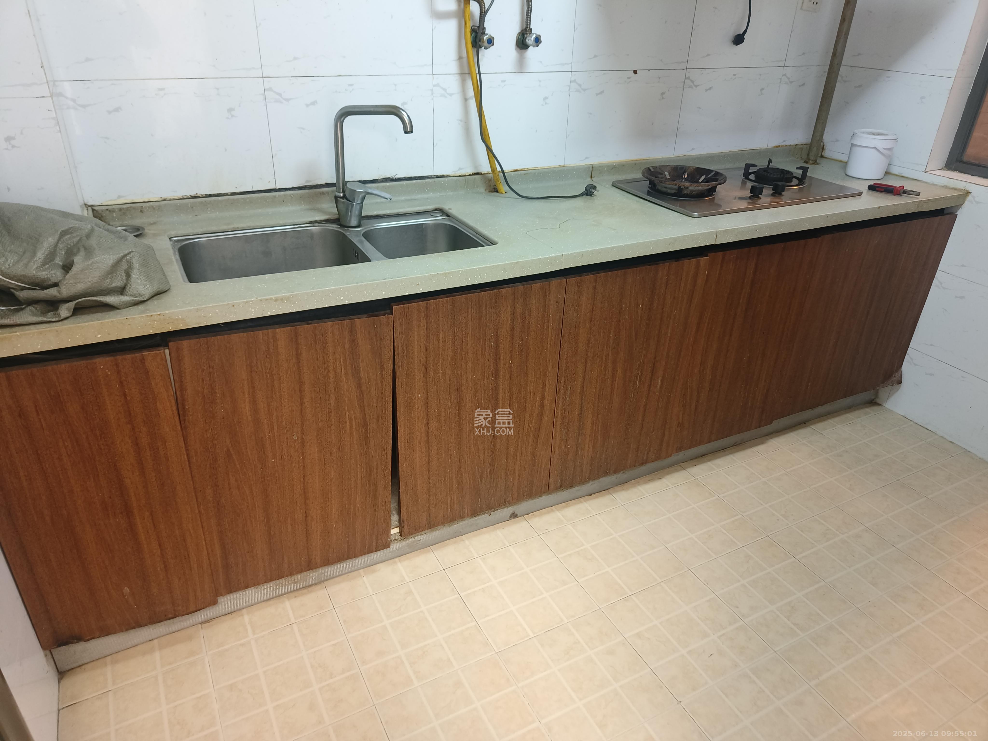 英祥春天 3室2厅1卫 2200.0元/月 英祥春天 3室2厅1卫 2200.0元/月室内图