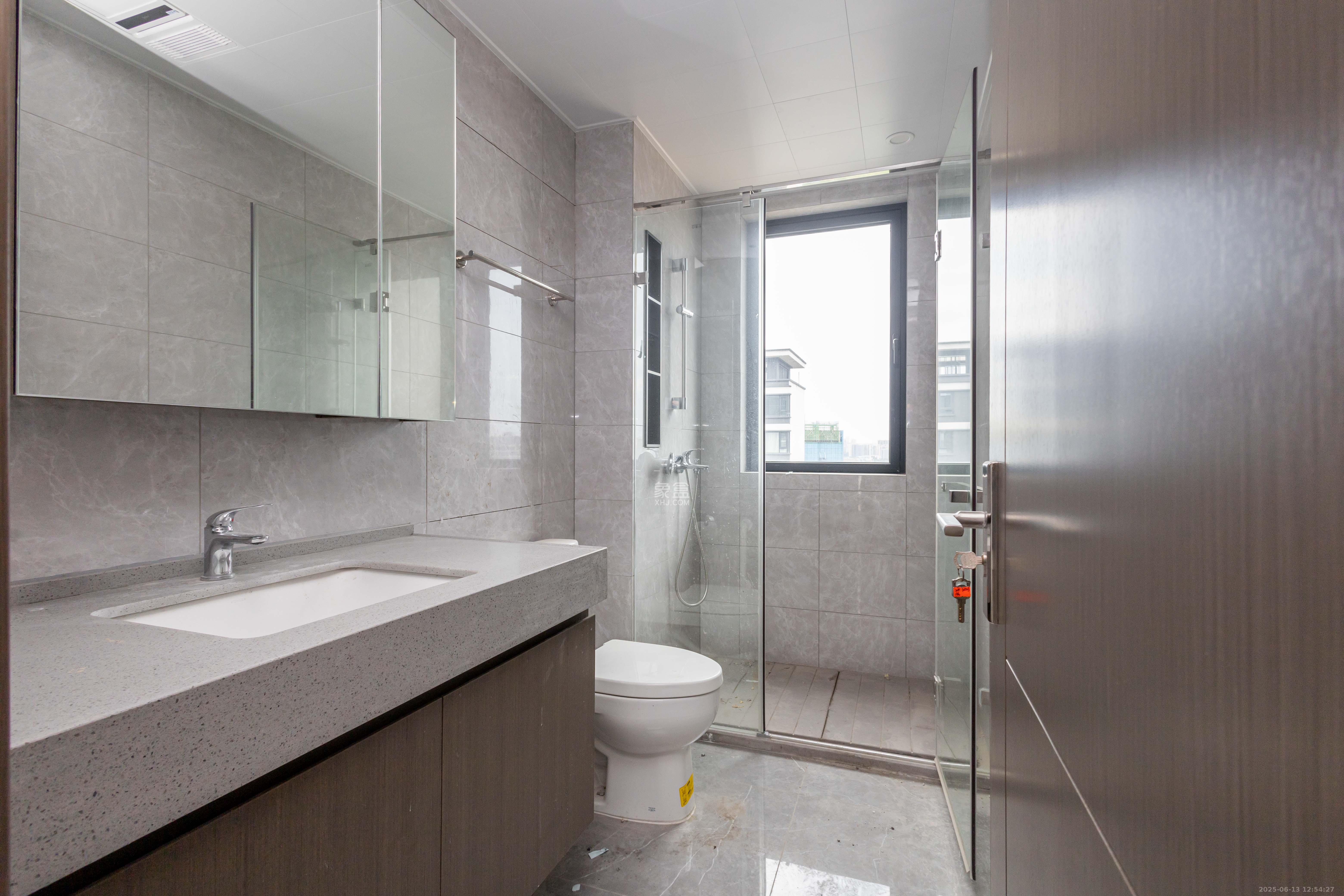 美的云樾 4室2厅2卫 190.0万 美的云樾 4室2厅2卫 190.0万卫生间