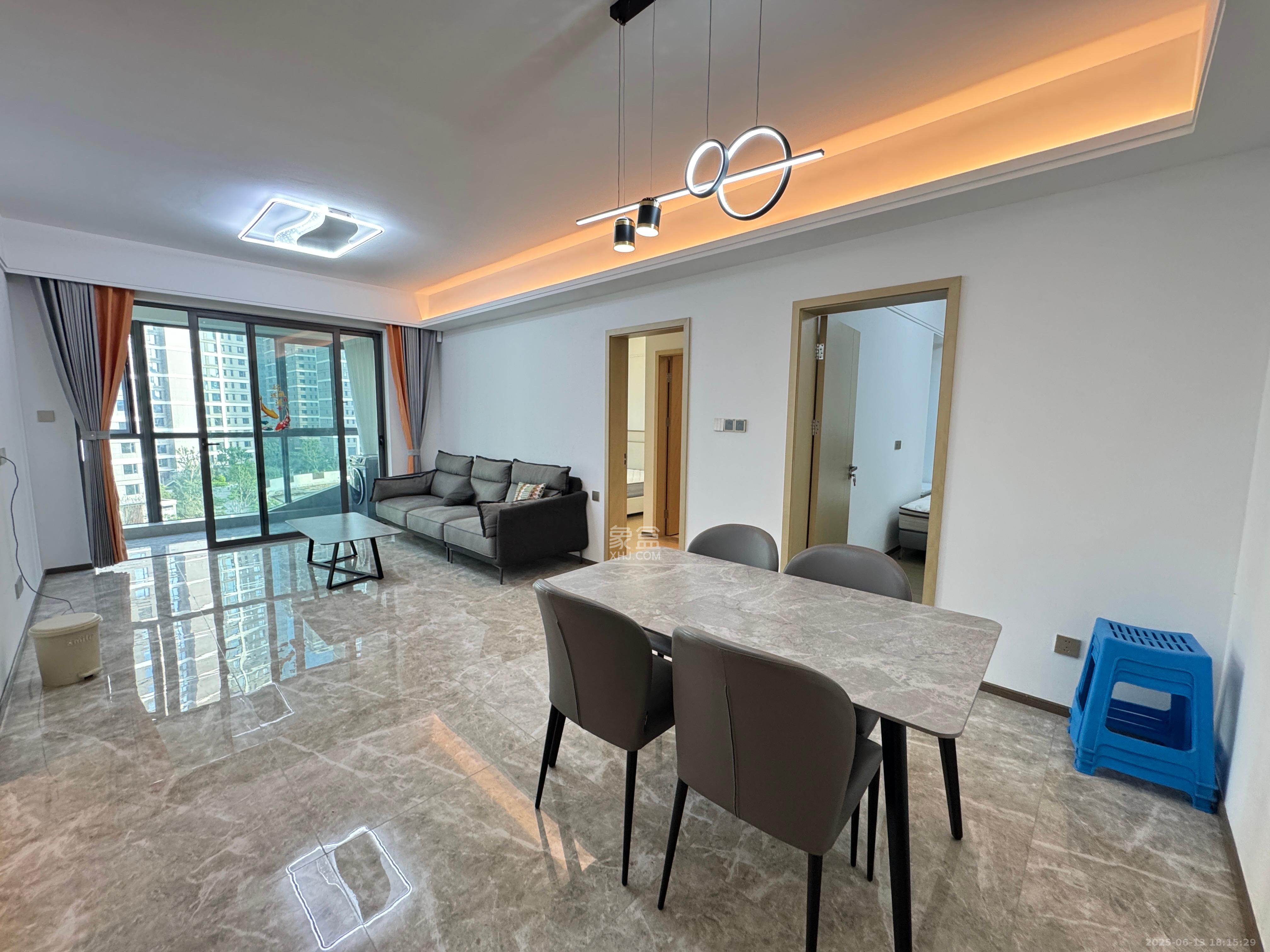 复地滨江金融中心  3室2厅2卫    4500.0元/月 复地滨江金融中心  3室2厅2卫    4500.0元/月室内图