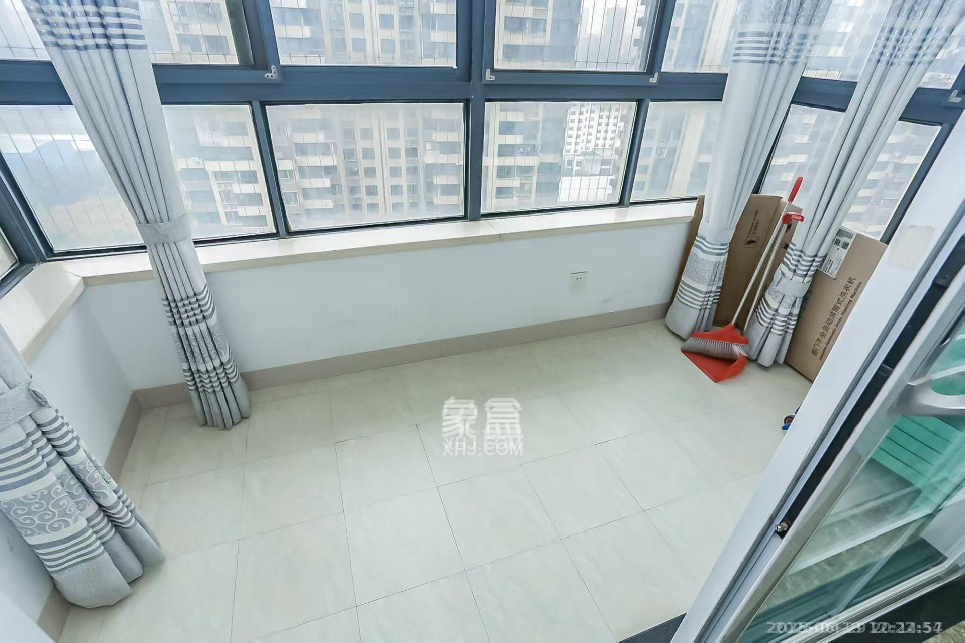 长房时代城  4室2厅2卫   4800.00元/月室内图
