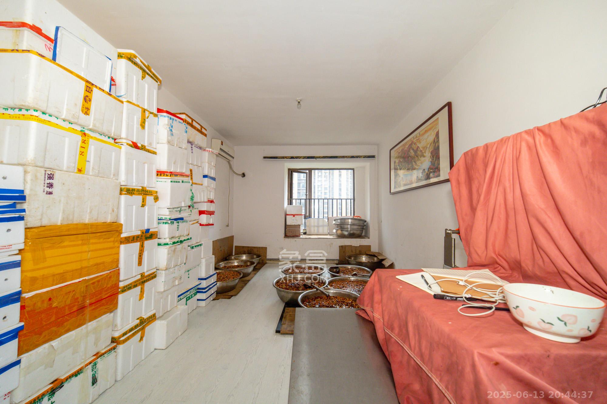 华润凤凰城三期 3室2厅2卫 86.0万 华润凤凰城三期 3室2厅2卫 86.0万卧室