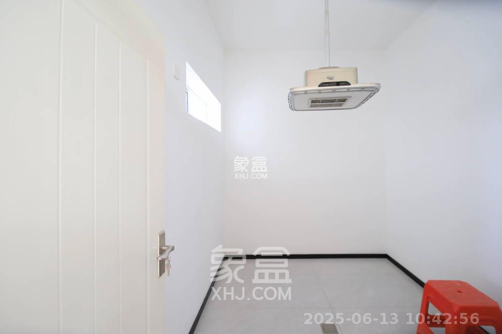 红星国际星城  4室1厅1卫   3200.00元/月室内图