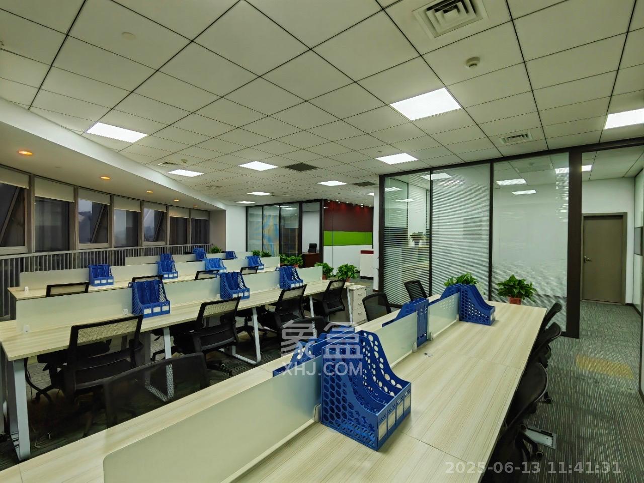 绿地中央广场   286.0㎡      14800.0元/月室内图