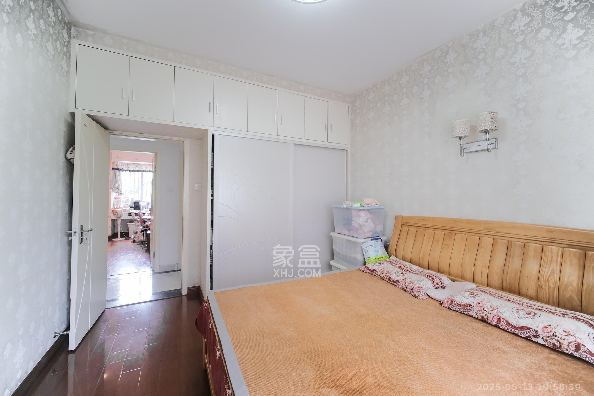 山水湾  3室2厅2卫    95.0万 山水湾  3室2厅2卫    95.0万卧室