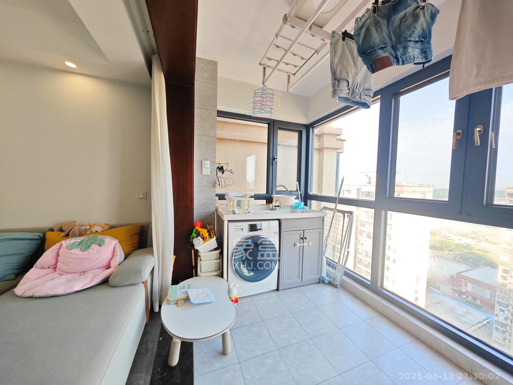 中建嘉和城  4室2厅2卫   108.00万其他