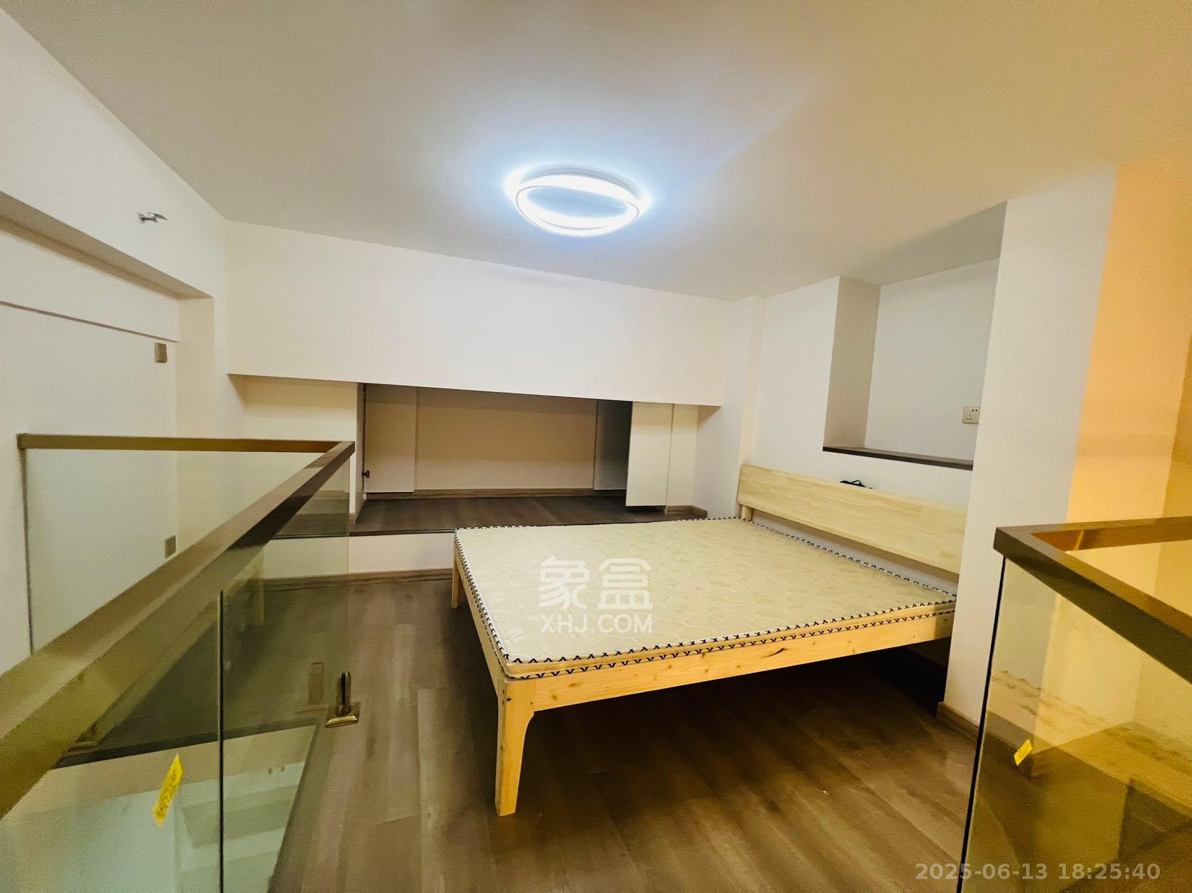 龙湖新壹城  1室1厅1卫    2300.0元/月 龙湖新壹城  1室1厅1卫    2300.0元/月室内图