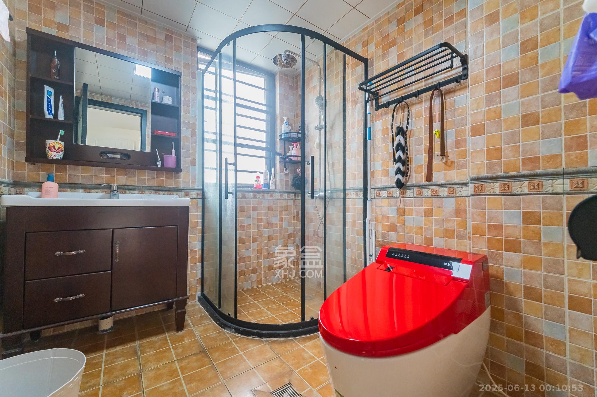 中建悦和城  1室2厅2卫    129.8万 中建悦和城  1室2厅2卫    129.8万卫生间