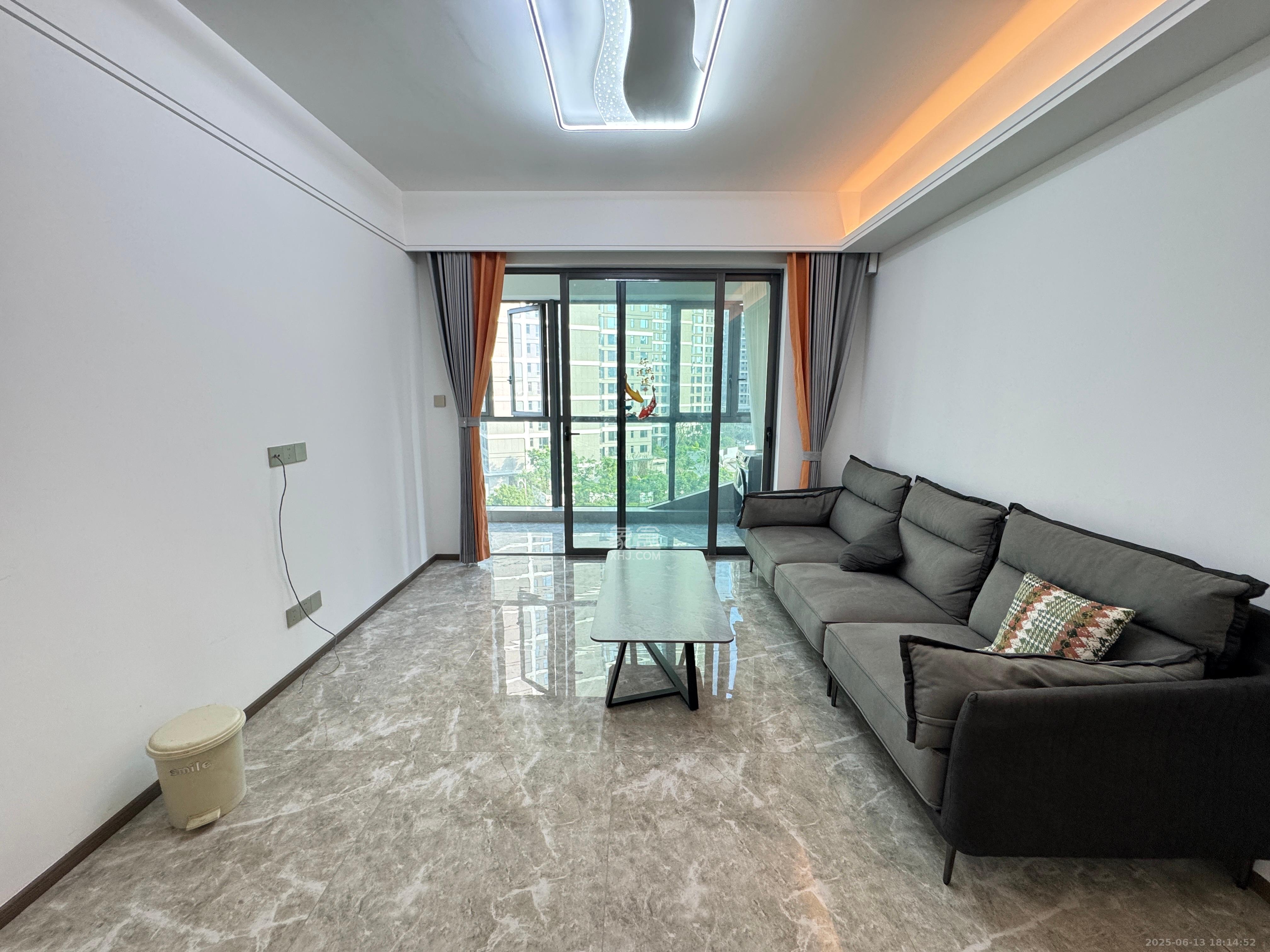 复地滨江金融中心  3室2厅2卫    4500.0元/月 复地滨江金融中心  3室2厅2卫    4500.0元/月