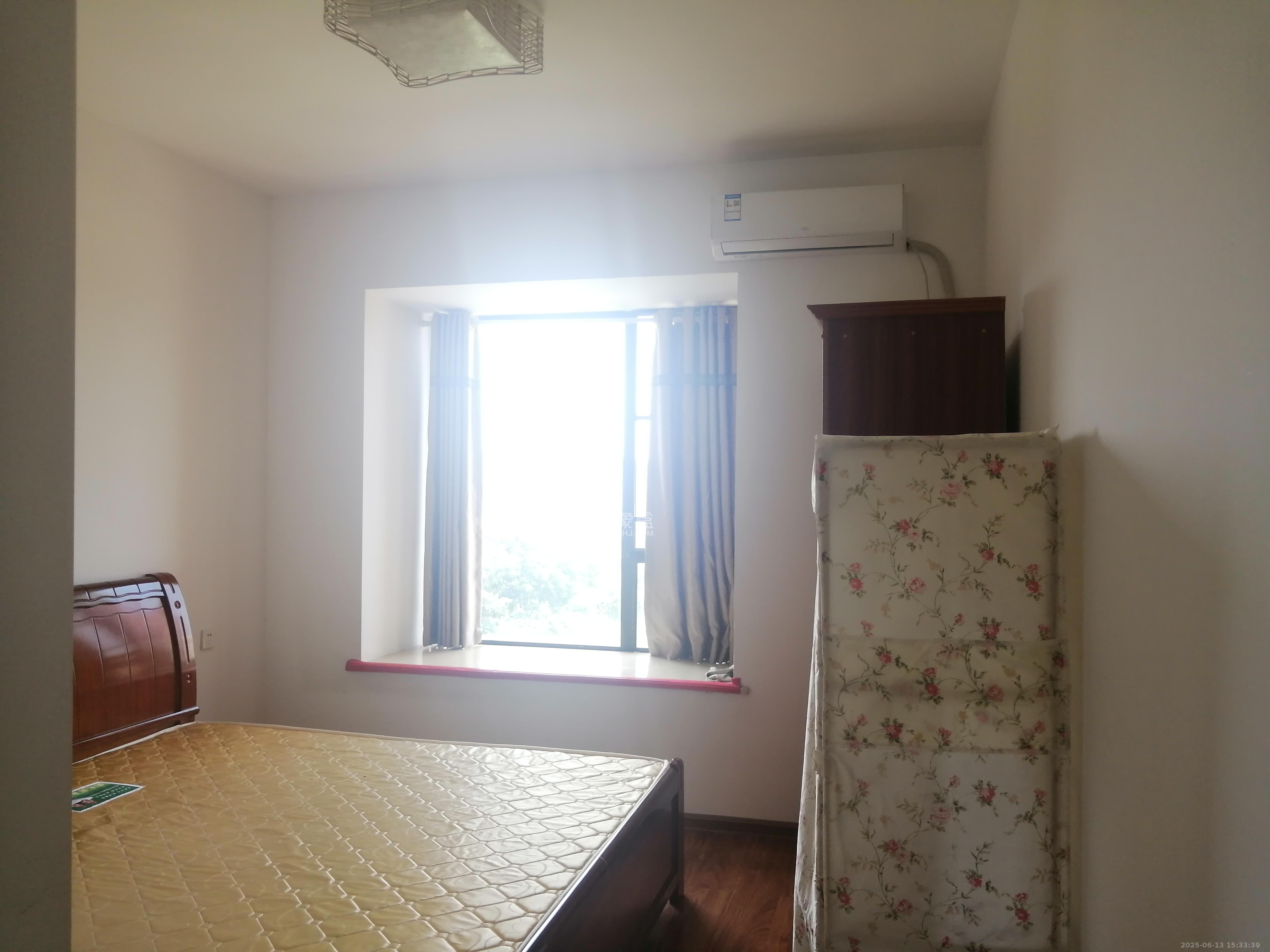 绿地公馆(绿地名邸) 3室2厅2卫 2400.0元/月 绿地公馆(绿地名邸) 3室2厅2卫 2400.0元/月室内图